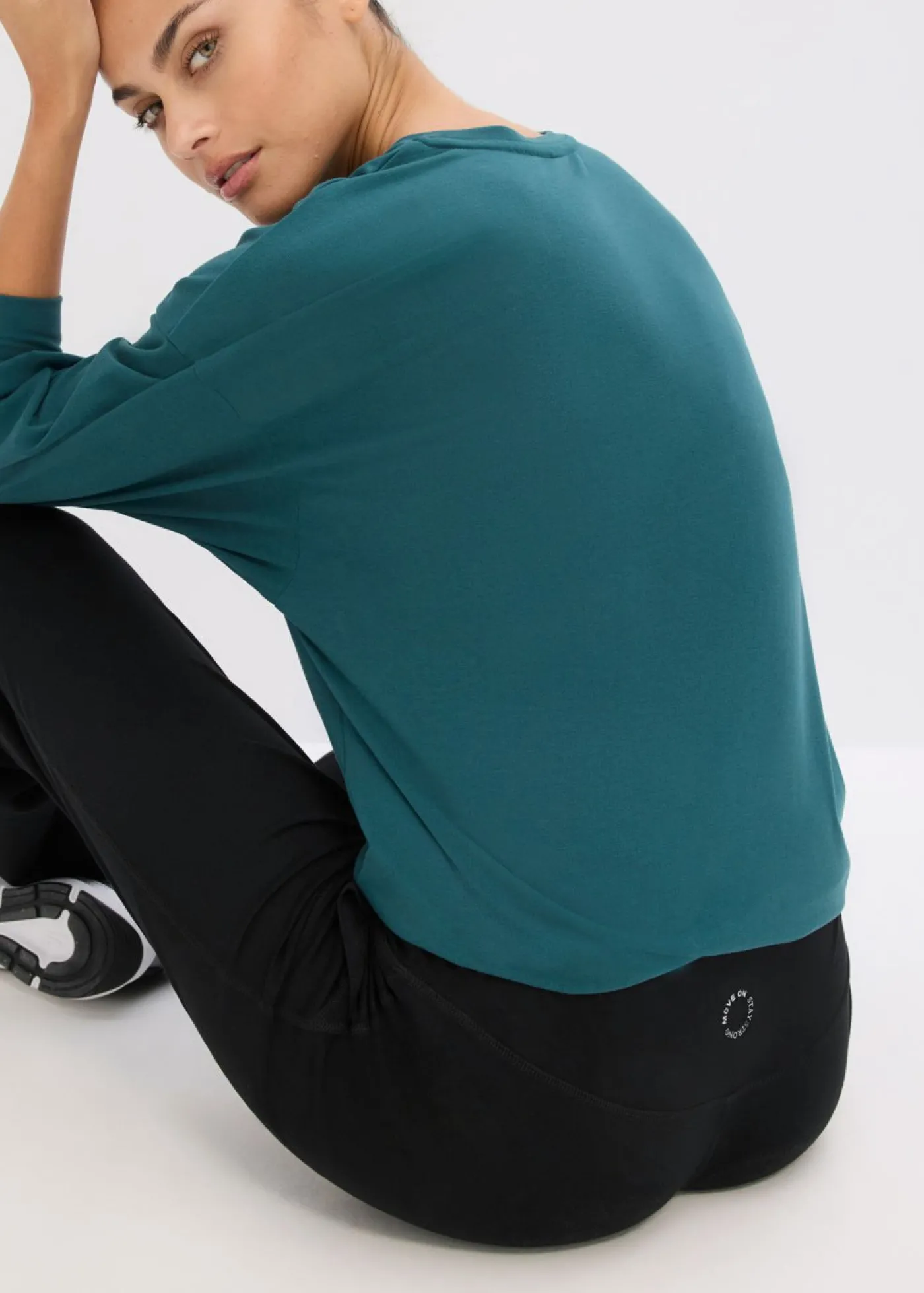 bonprix bonprix Pantalón deportivo con bolsillos y material de secado rápido Negro Clearance