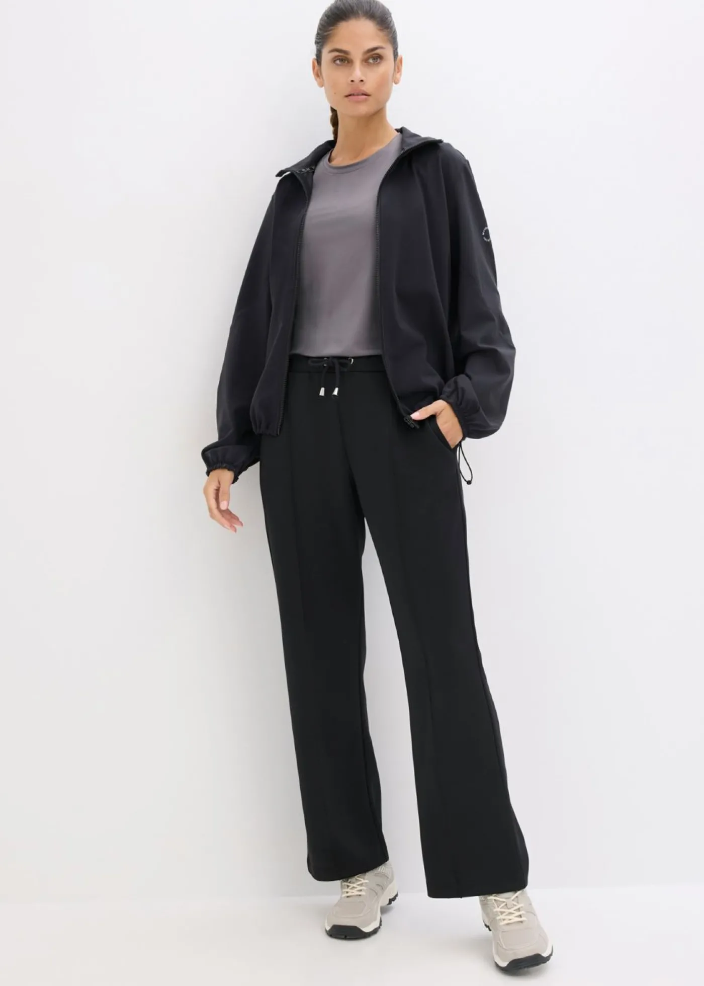 bonprix bonprix Pantalón deportivo con costuras decorativas Negro Clearance