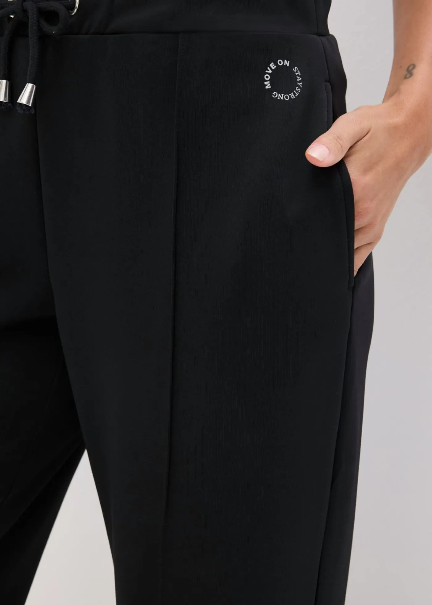 bonprix bonprix Pantalón deportivo con costuras decorativas Negro Clearance