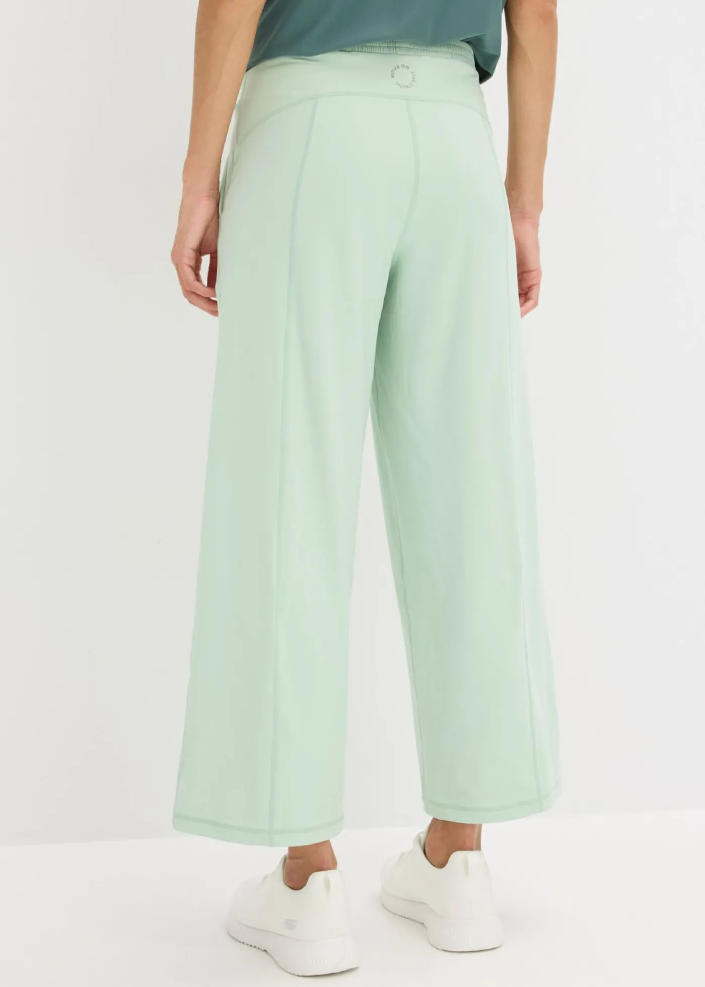 bonprix bonprix Pantalón deportivo con pernera ancha y material de secado rápido Verde pastel Best