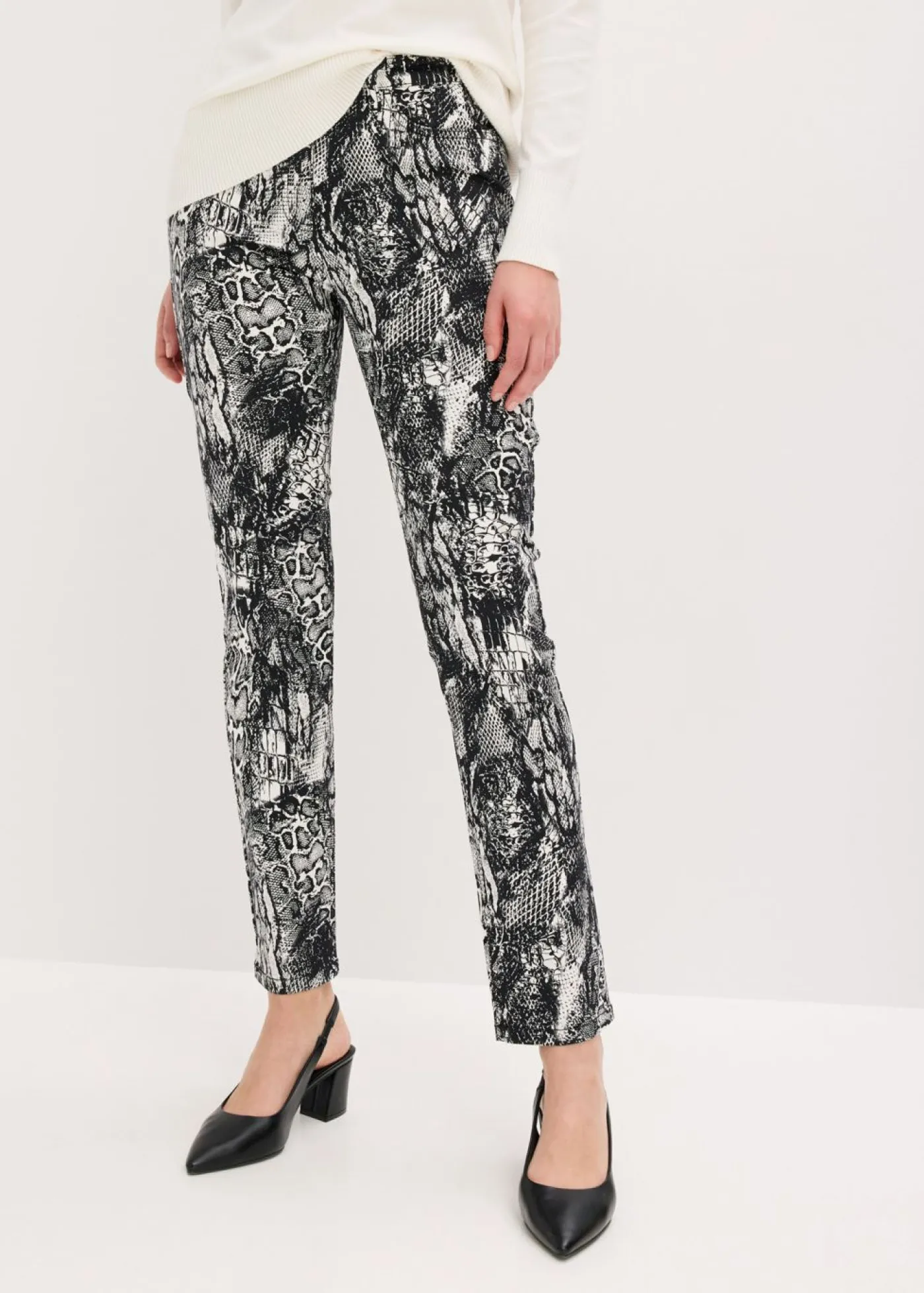 bonprix bonprix Pantalón elástico piel de serpiente negro-blanco perla Hot