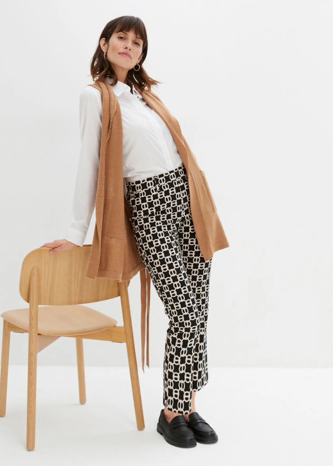 bonprix bonprix Pantalón elástico de bengalina Negro-blanco lana New