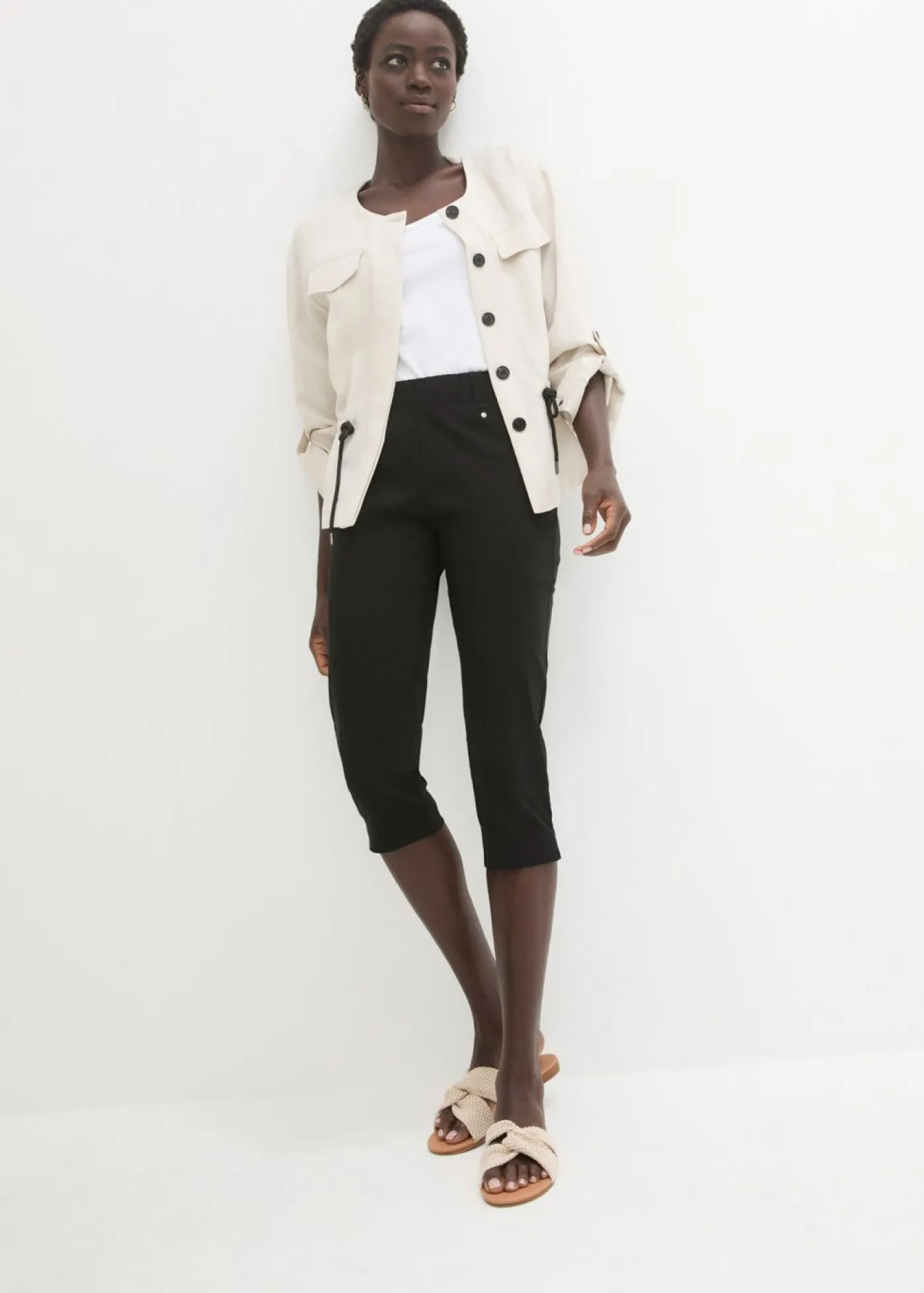 bonprix bonprix Pantalón elástico de corte capri con cintura elástica Negro Hot