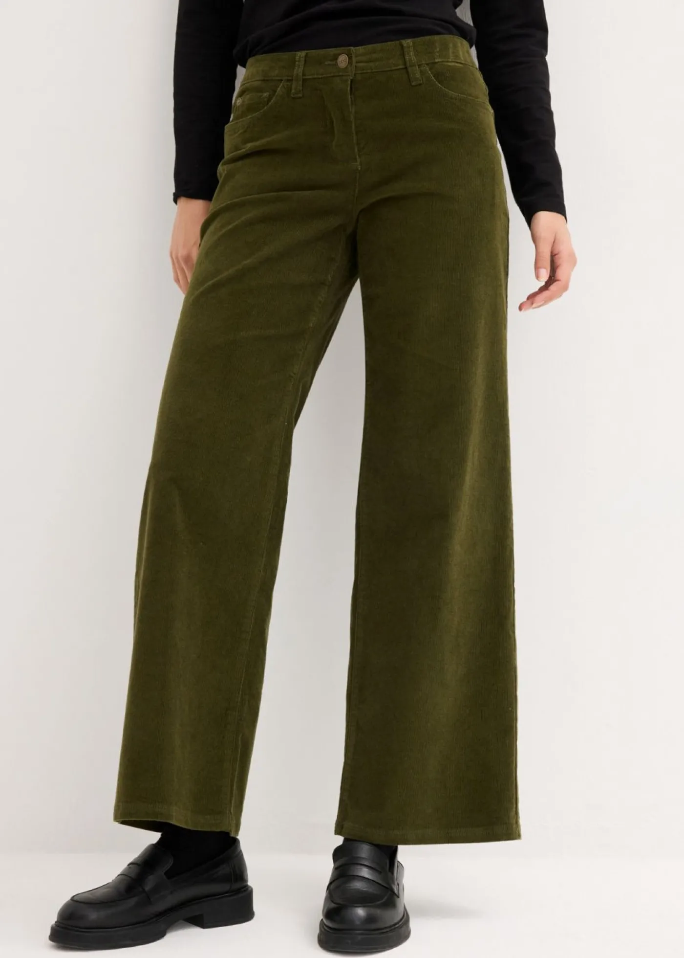 bonprix bonprix Pantalón estilo Marlene de pana Verde oliva oscuro Hot