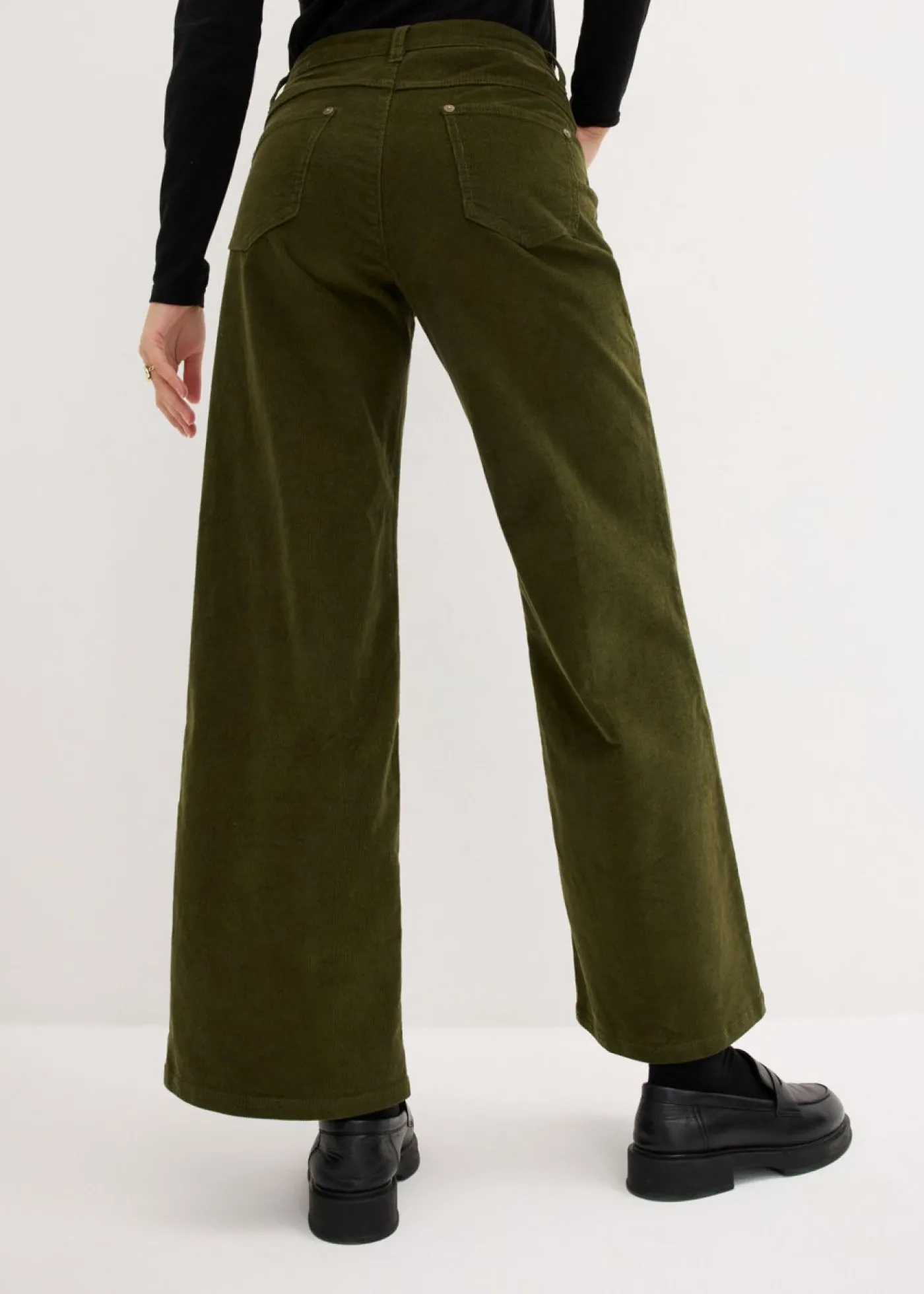 bonprix bonprix Pantalón estilo Marlene de pana Verde oliva oscuro Hot