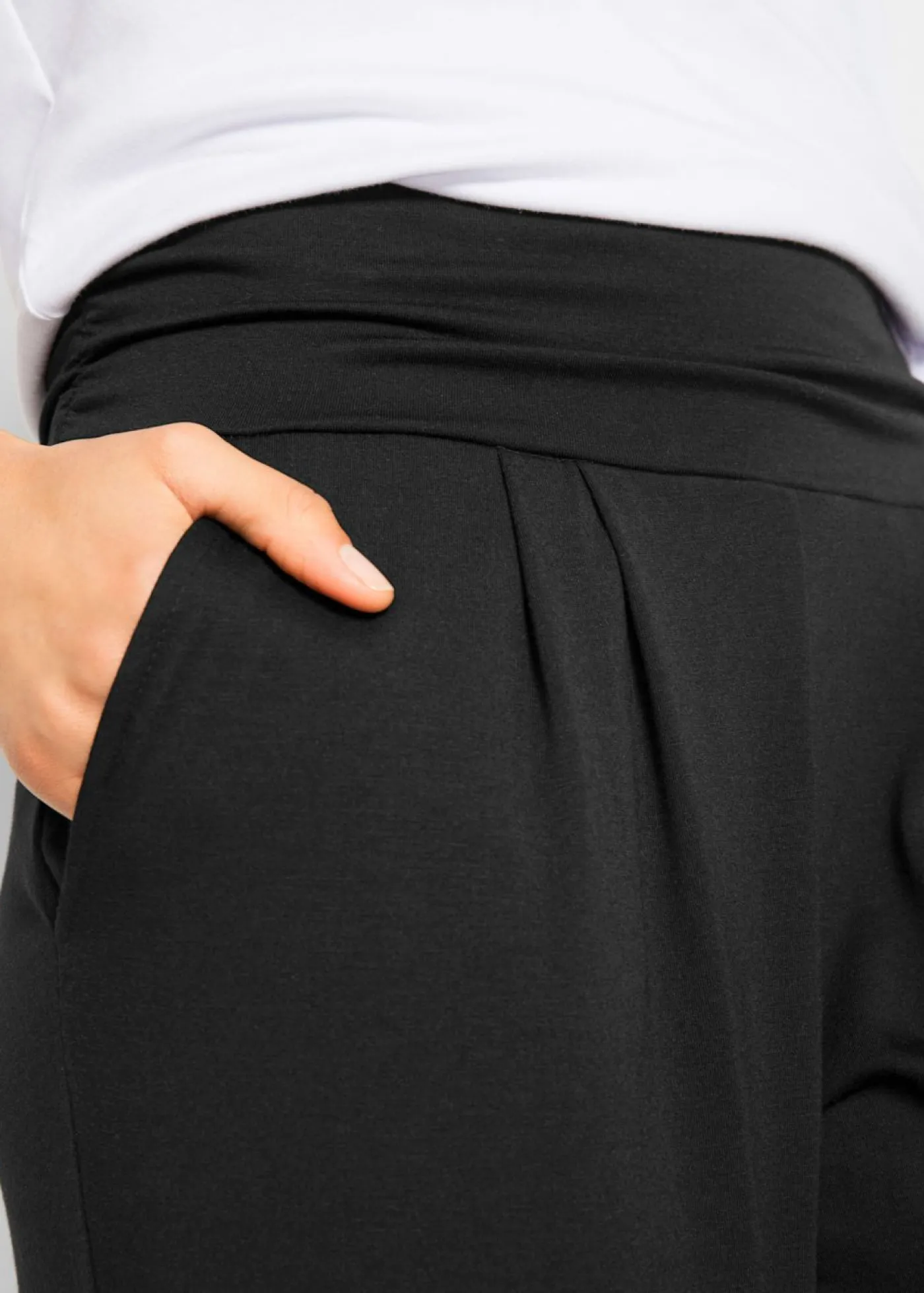bonprix bonprix Pantalón harem con viscosa Negro Discount