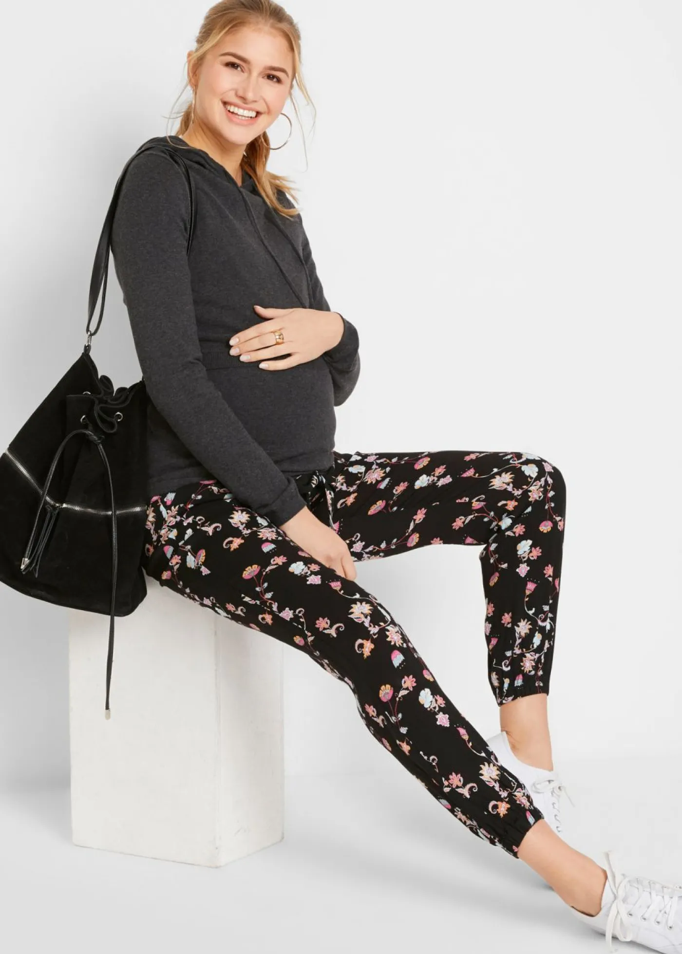 bonprix bpc bonprix collection Pantalón ligero premamá de viscosa con corte holgado Negro estampado Sale