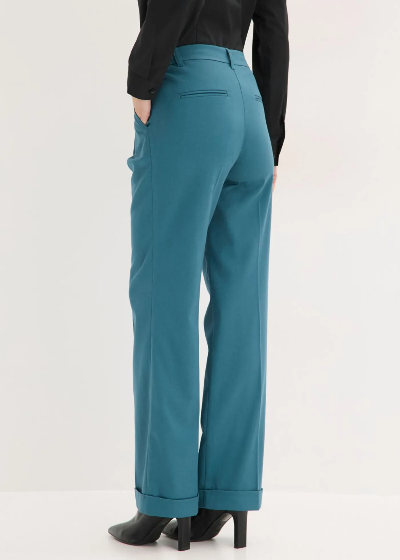 bonprix bonprix Pantalón Marlene verde pimiento Outlet
