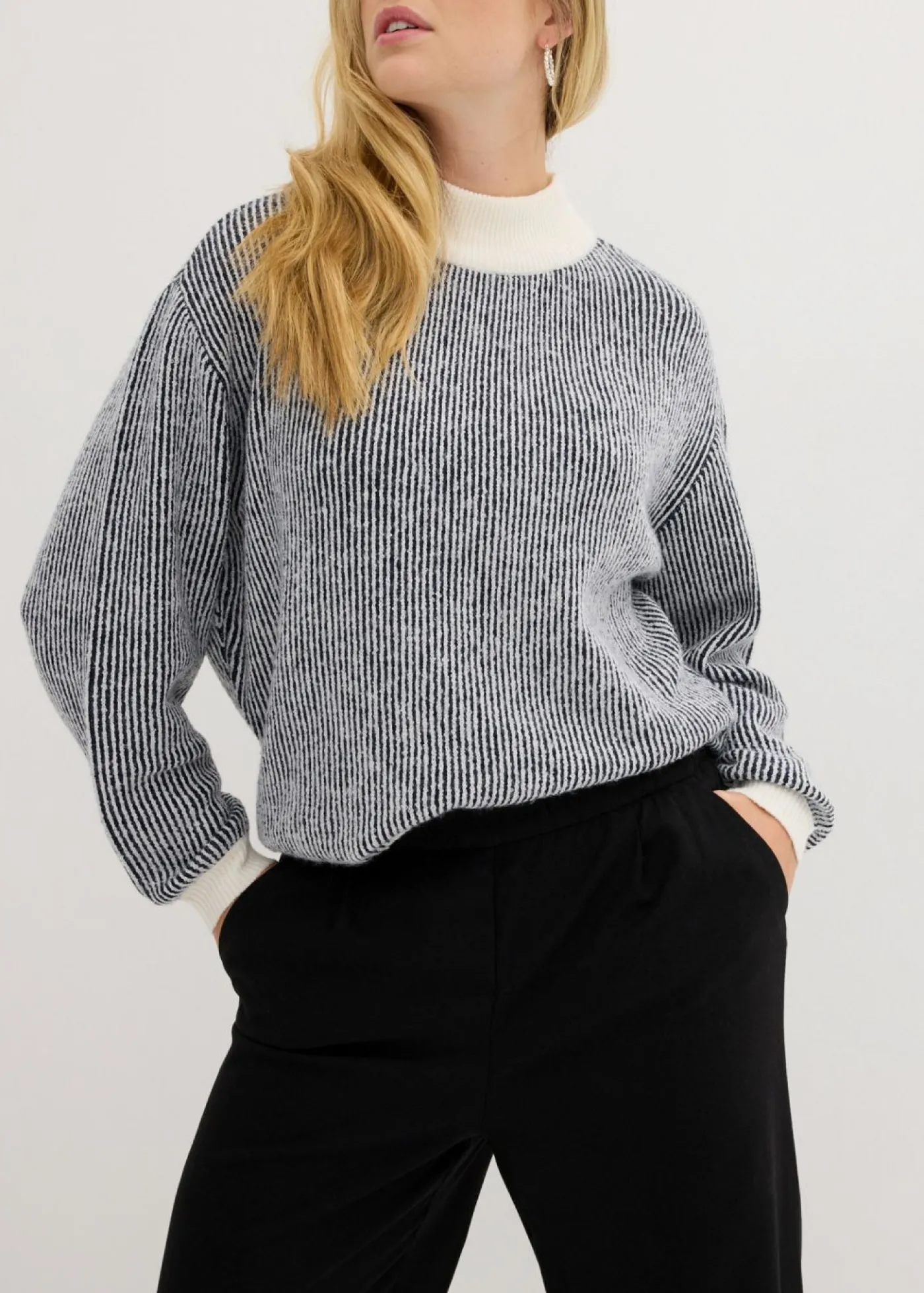 bonprix bonprix Pantalón Marlene con aspecto de lana Negro Online