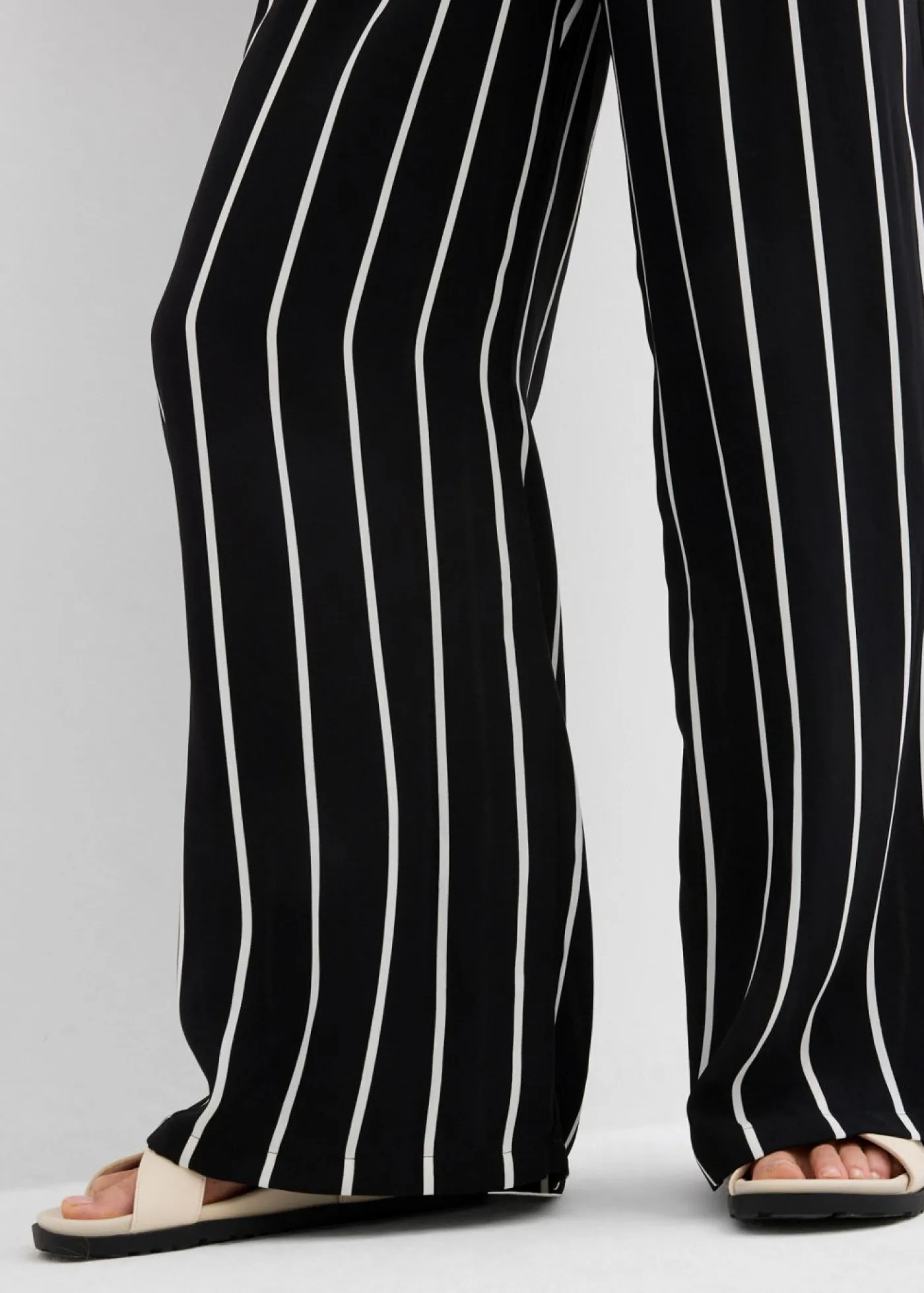 bonprix bonprix Pantalón Marlene con cintura elástica negro-blanco lana con rayas
