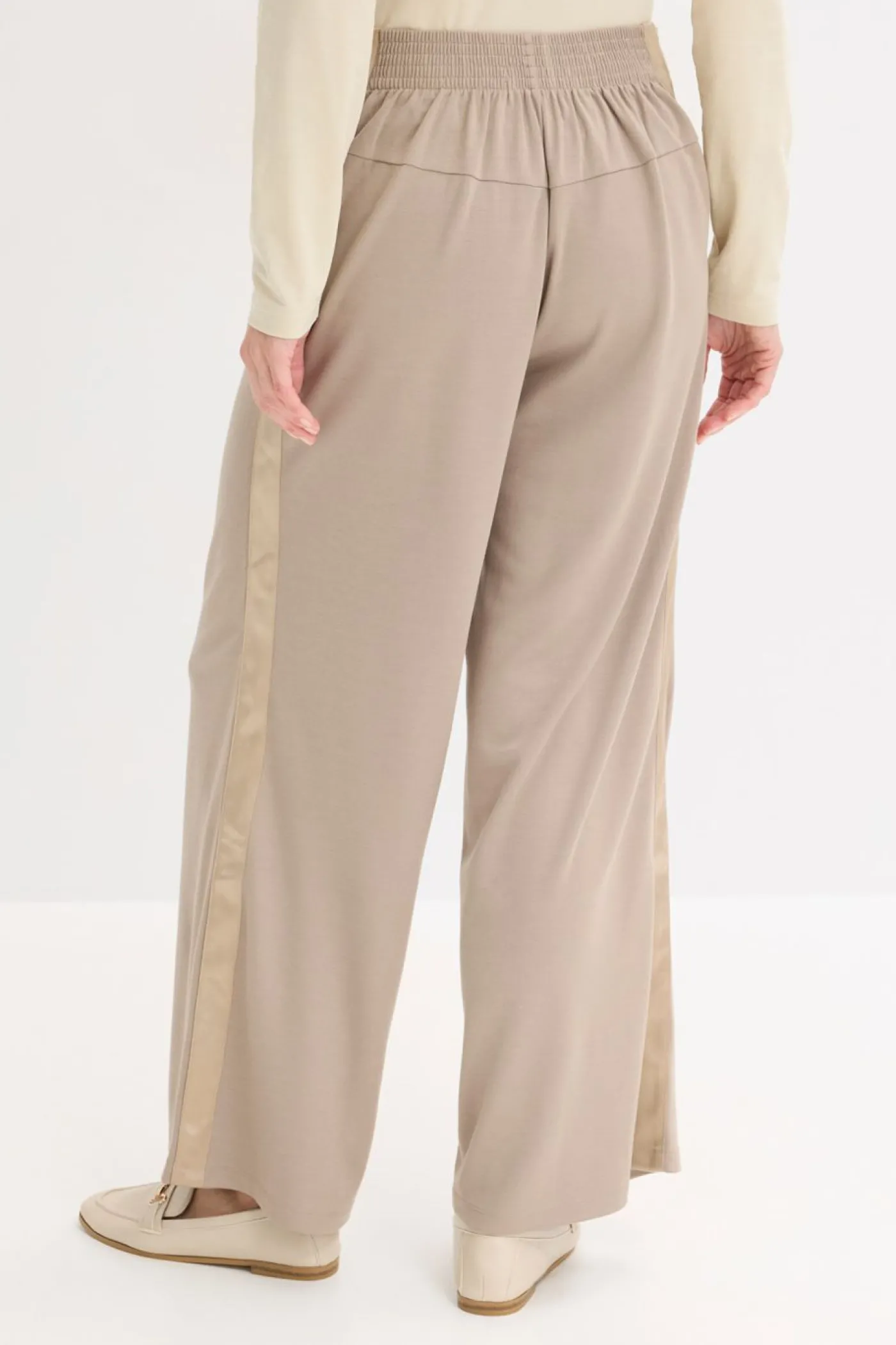 bonprix bonprix Pantalón Marlene de Punto di Roma con cinta de satén Marrón grisáceo Outlet