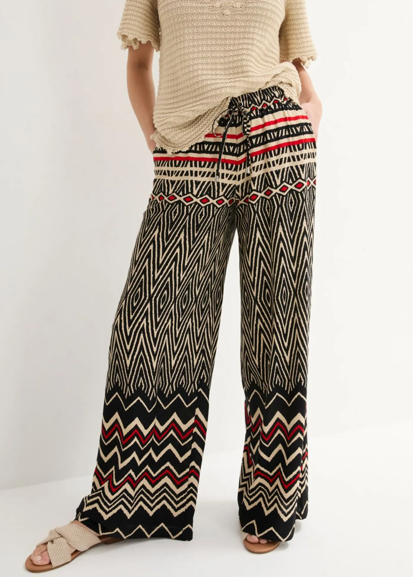 bonprix bonprix Pantalón Marlene de viscosa fluida Negro/arena con estampado gráfico Discount