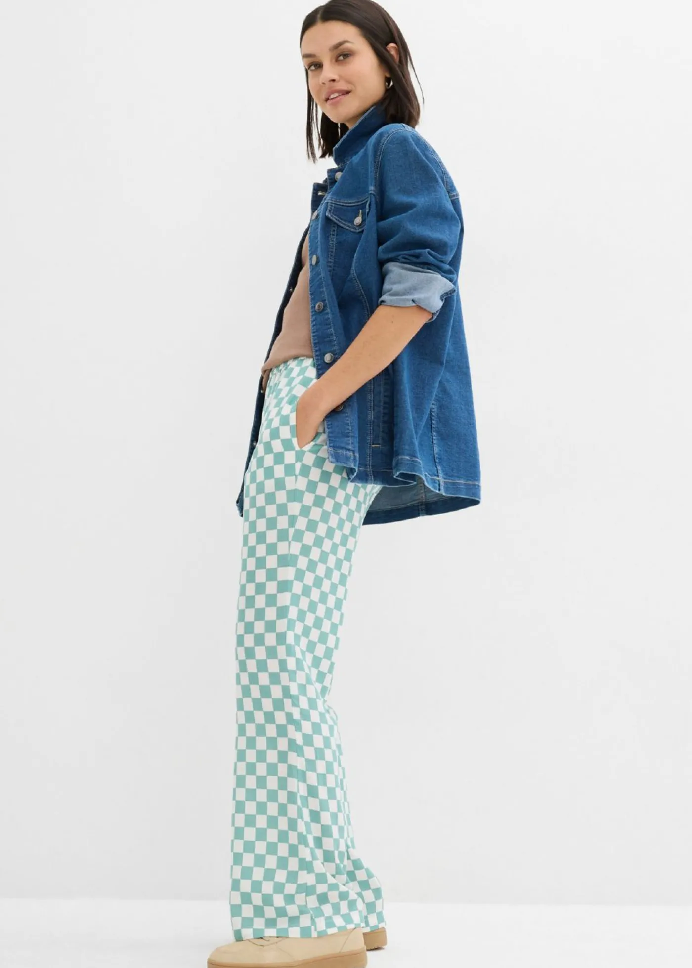 bonprix bonprix Pantalón Marlene de viscosa fluida con estampado de cuadros salvia ahumado-blanco lana a cuadros Clearance