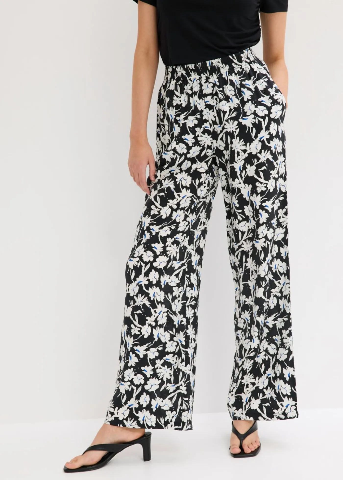 bonprix bonprix Pantalón palazzo de material estructurado Negro-blanco lana de flores Hot
