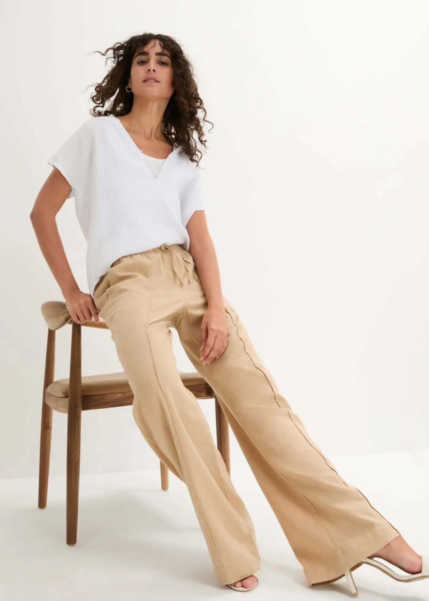 bonprix bonprix Pantalón palazzo de mezcla ligera de viscosa y lino Café con leche Hot