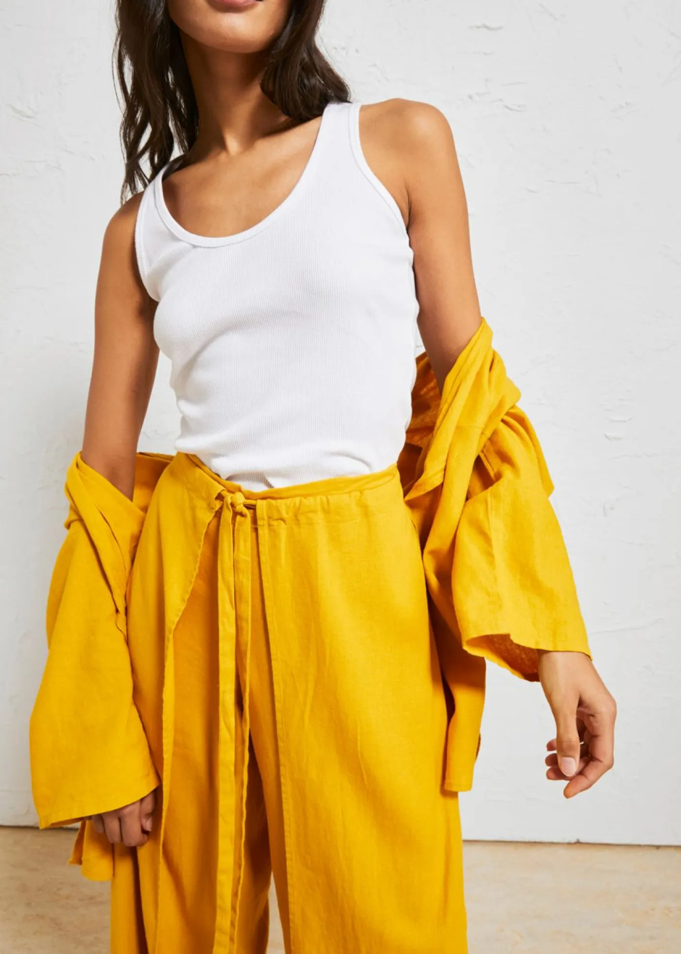 bonprix bonprix Pantalón palazzo de mezcla de lino Oro ocre Outlet