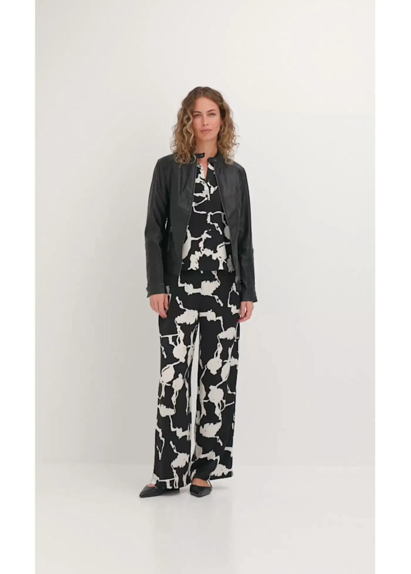 bonprix bonprix Pantalón palazzo de satén fluido Negro-blanco Outlet