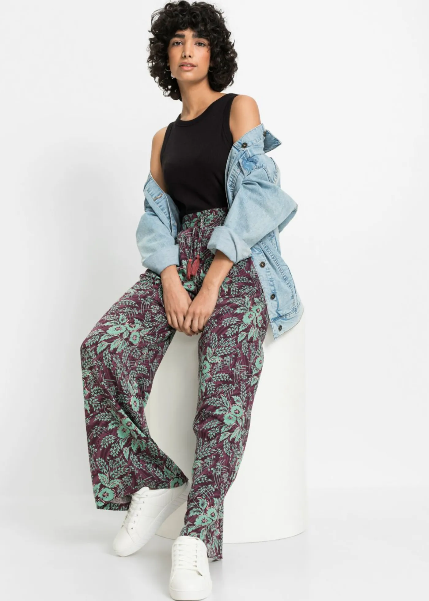 bonprix bonprix Pantalón Palazzo de viscosa fluida baya-salvia de flores Outlet