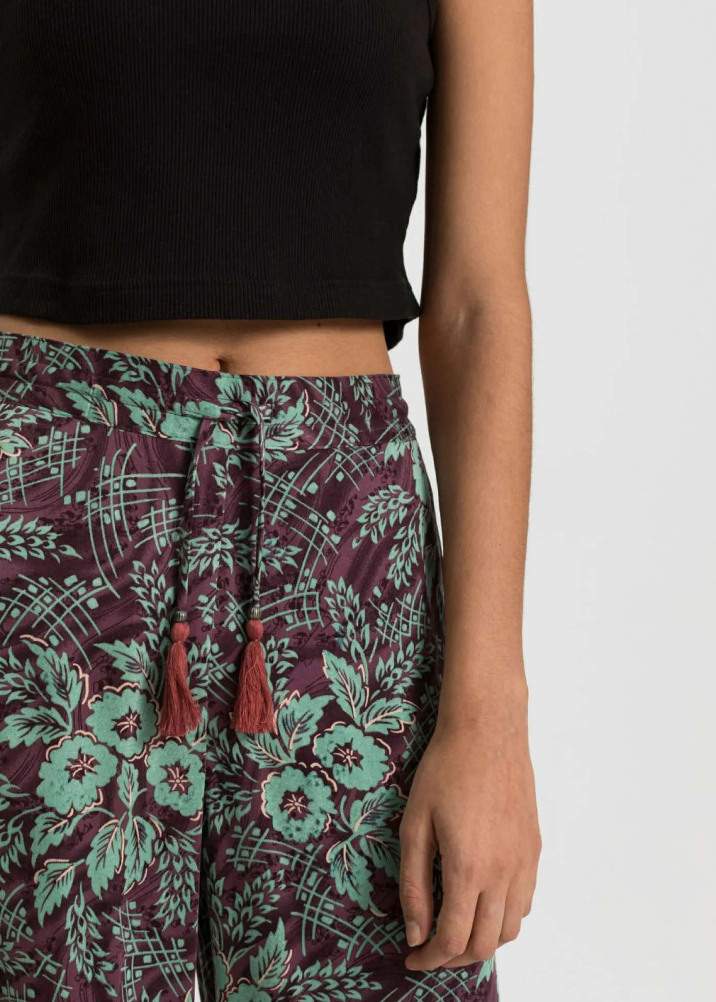bonprix bonprix Pantalón Palazzo de viscosa fluida baya-salvia de flores Outlet
