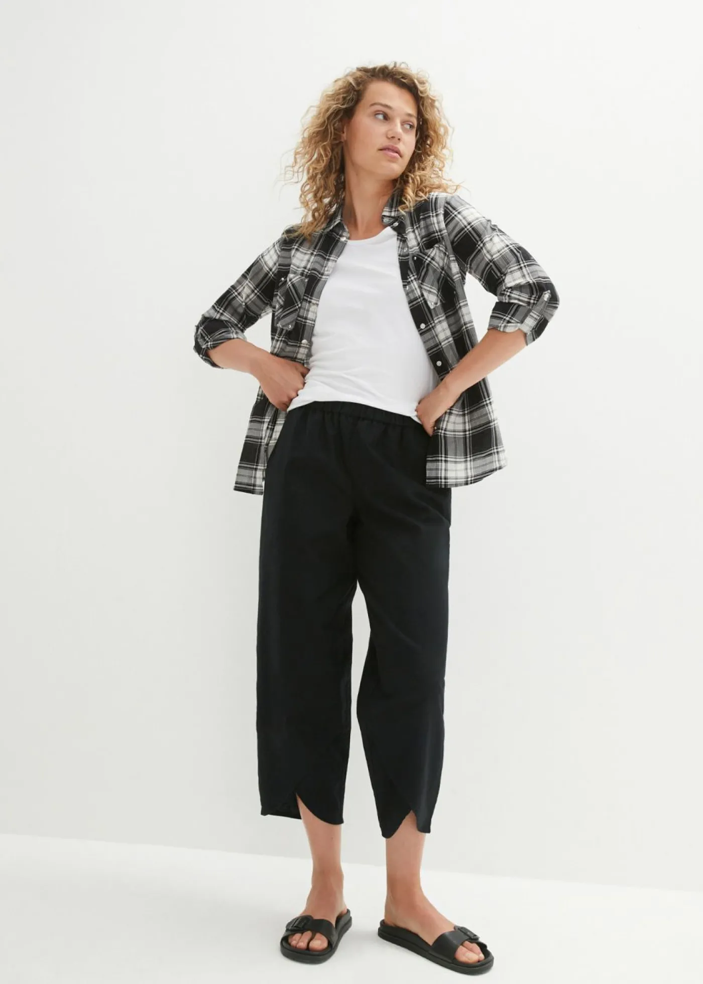 bonprix bonprix Pantalón pirata de mezcla de lino ligero Negro Clearance