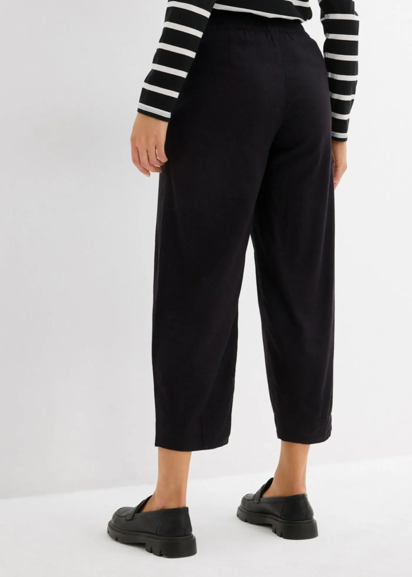 bonprix bonprix Pantalón sin cierre con lino y largo capri Negro Hot