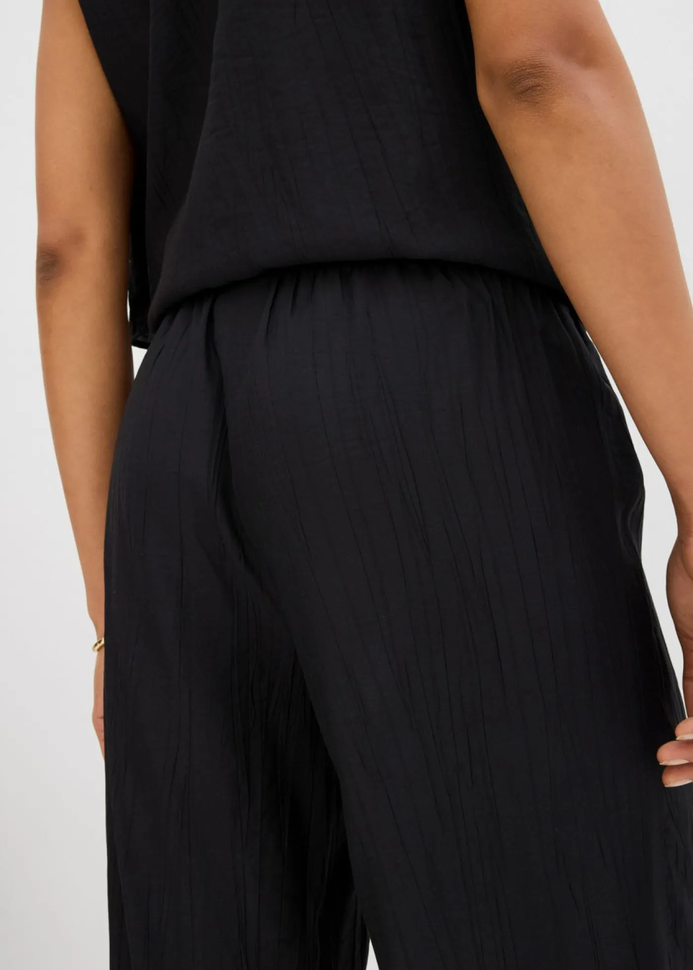 bonprix bonprix Pantalón sin cierre de mezcla de viscosa estructurada Negro Clearance
