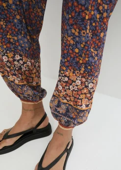 bonprix bonprix Pantalón sin cierre de viscosa fluida Azul marino con patrón paisley Outlet