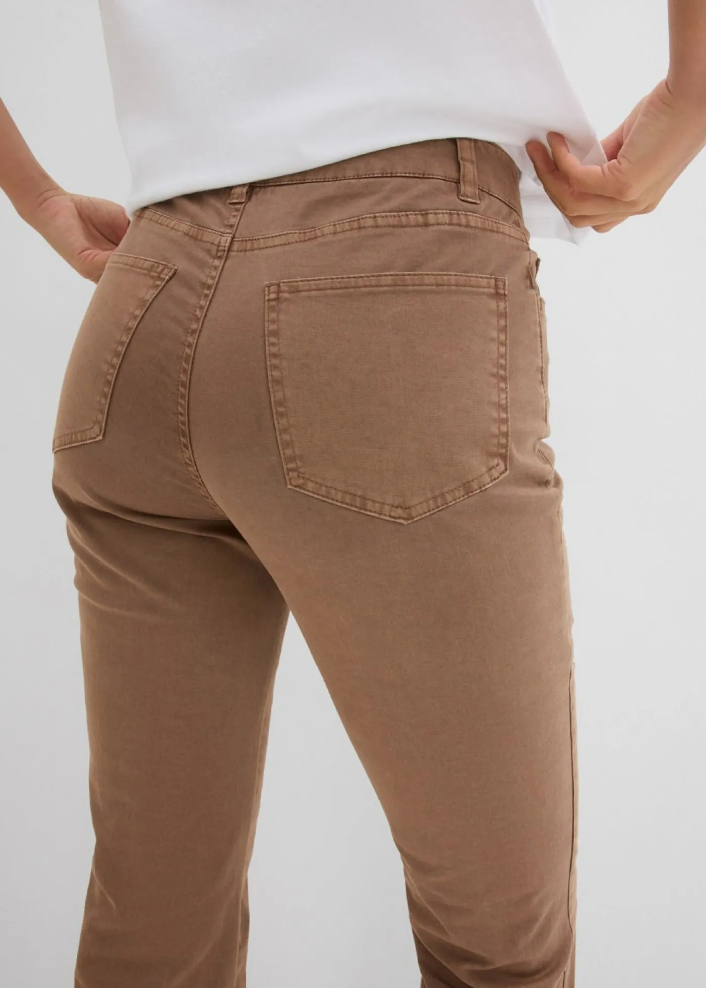 bonprix bonprix Pantalón tipo bootcut con bordado Marrón castaño New