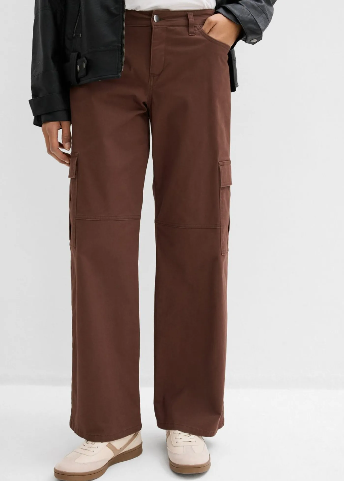 bonprix bonprix Pantalón tipo cargo de mezcla de algodón elástico marrón Hot