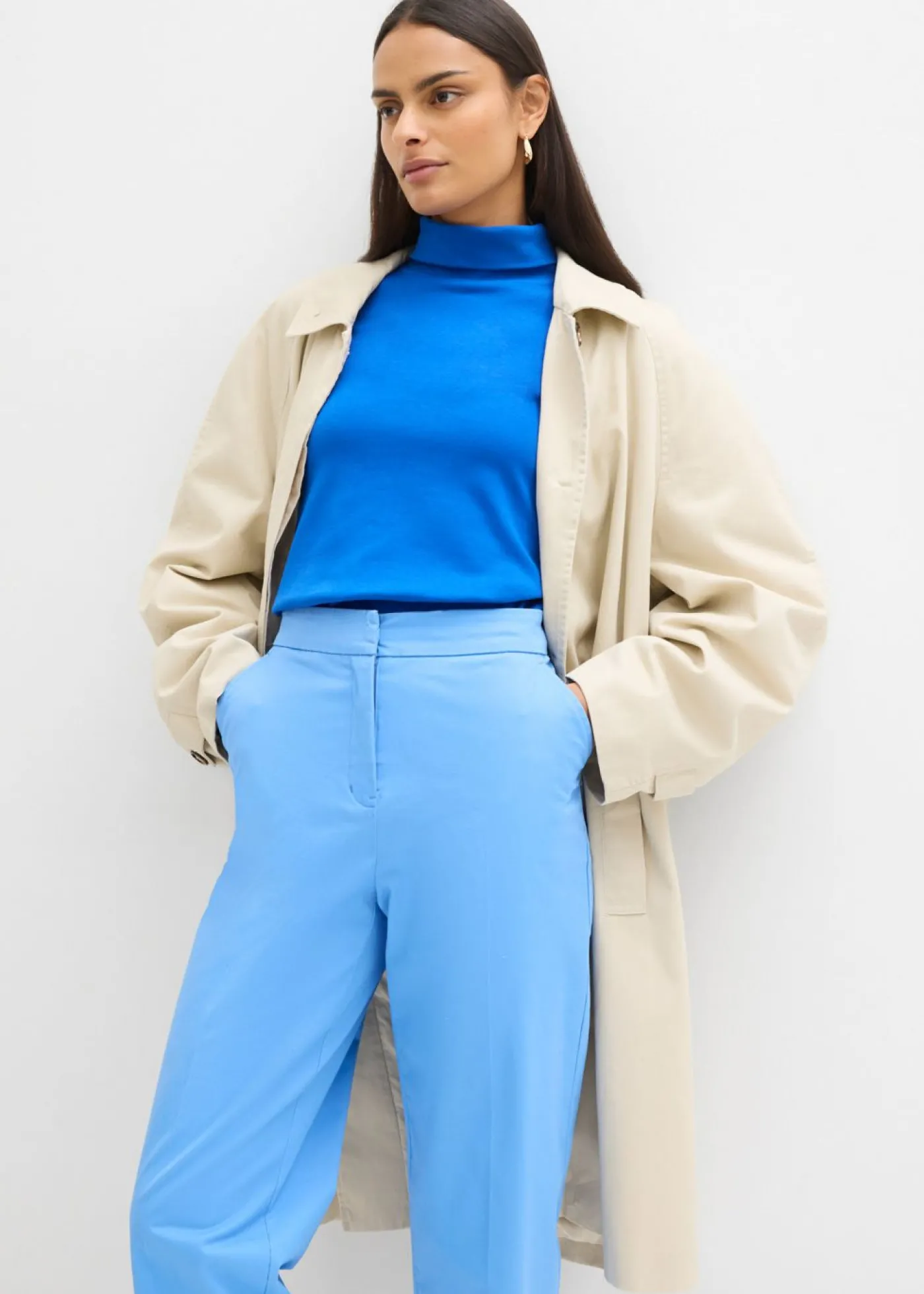 bonprix bonprix Pantalón tipo chino de sarga de algodón azul provenzal