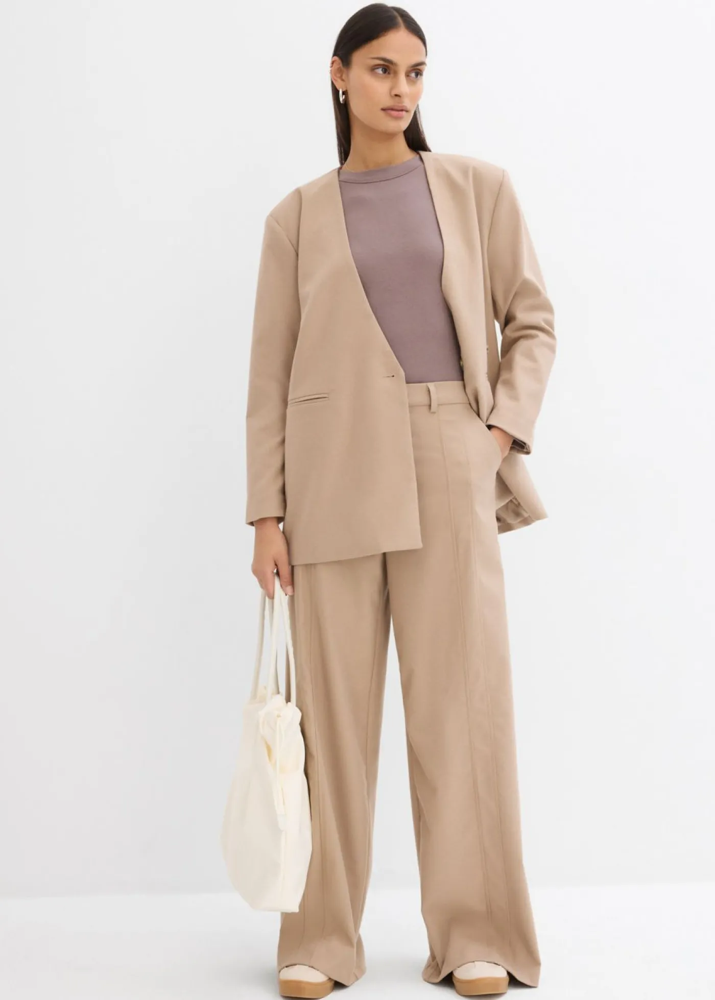 bonprix bonprix Pantalón tipo Marlene de mezcla de viscosa con cintura alta Negro New