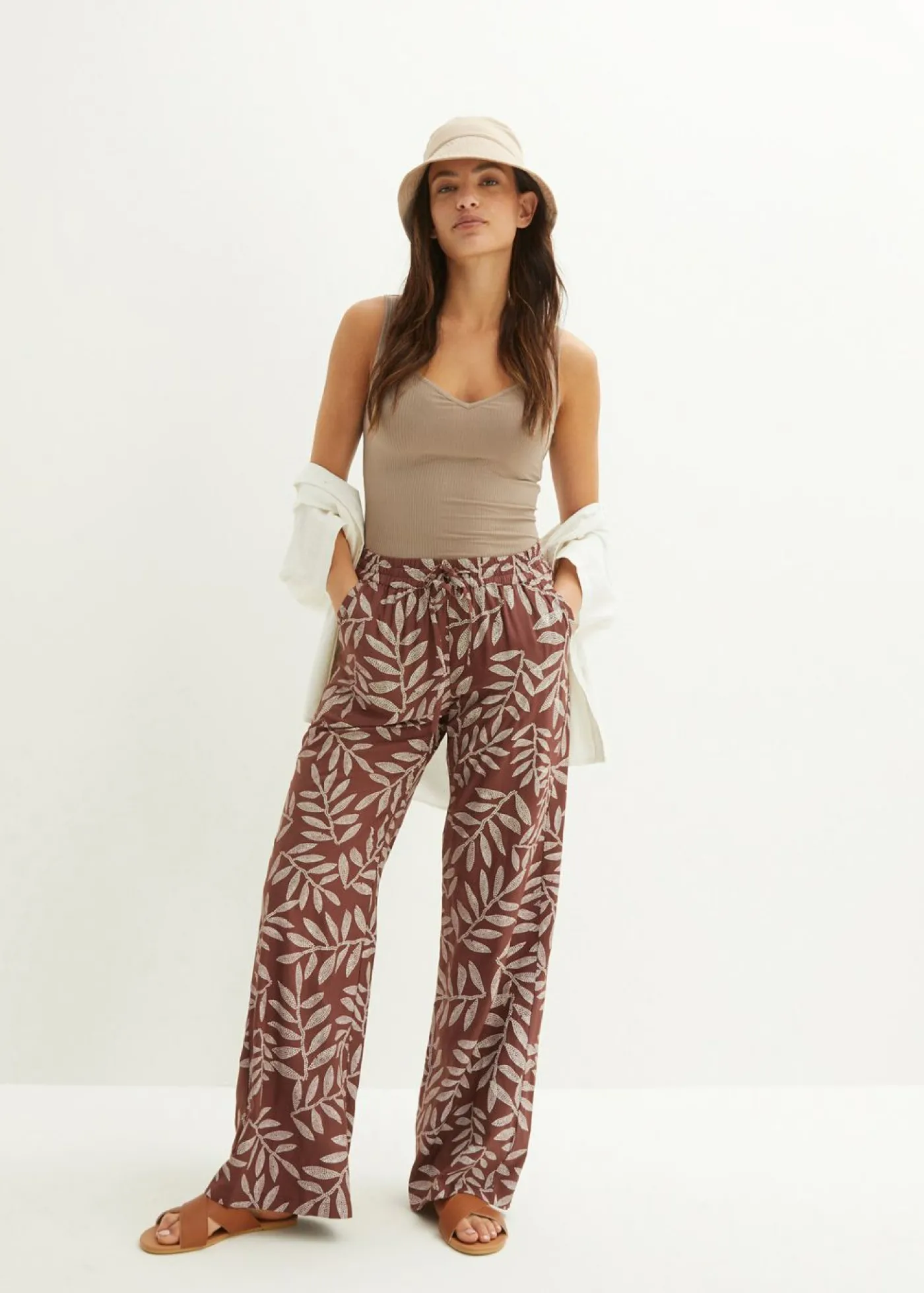 bonprix bonprix Pantalón tipo palazzo de viscosa sostenible con estampado Marrón tierra-blanco estampado Discount