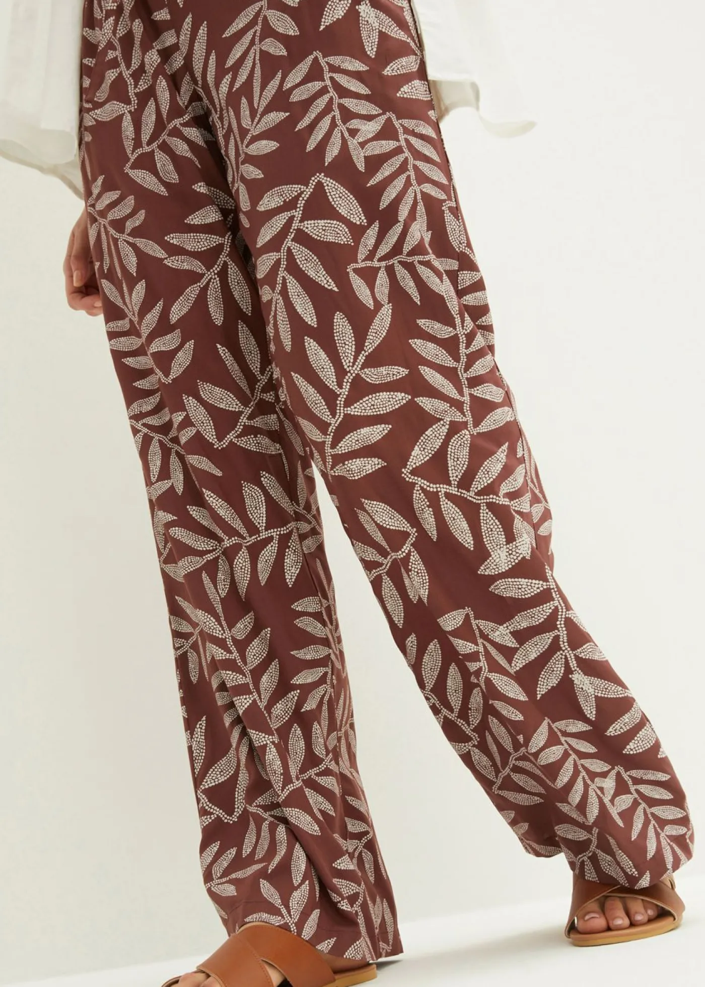 bonprix bonprix Pantalón tipo palazzo de viscosa sostenible con estampado Marrón tierra-blanco estampado Discount