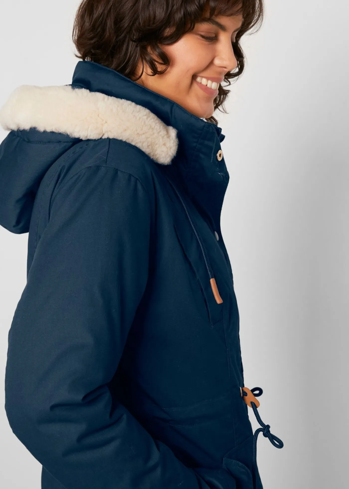 bonprix bonprix Parka acolchada con ribete de pelo sintético Azul marino Discount
