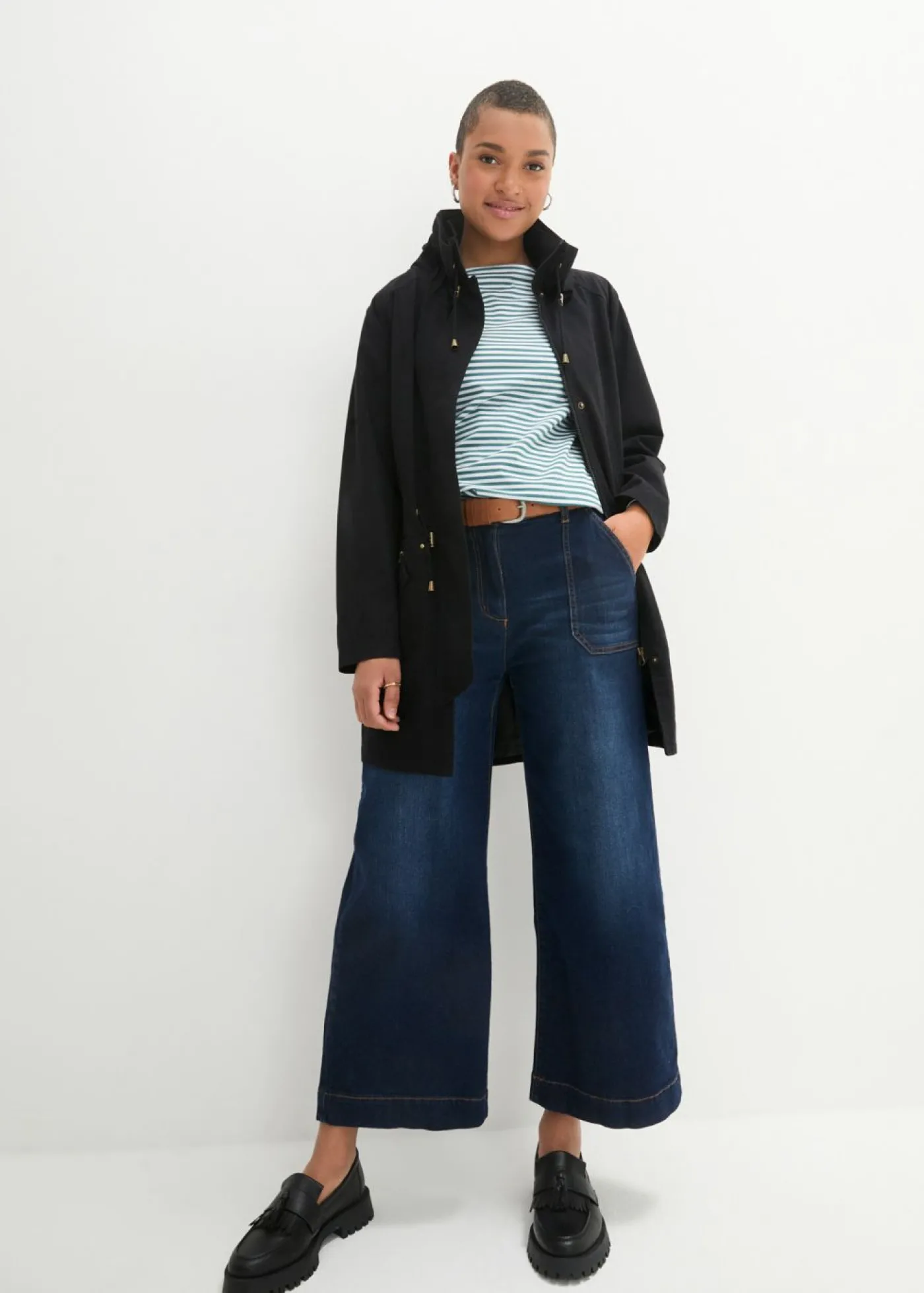 bonprix bonprix Parka corta de algodón con cuello alto, entallada Negro
