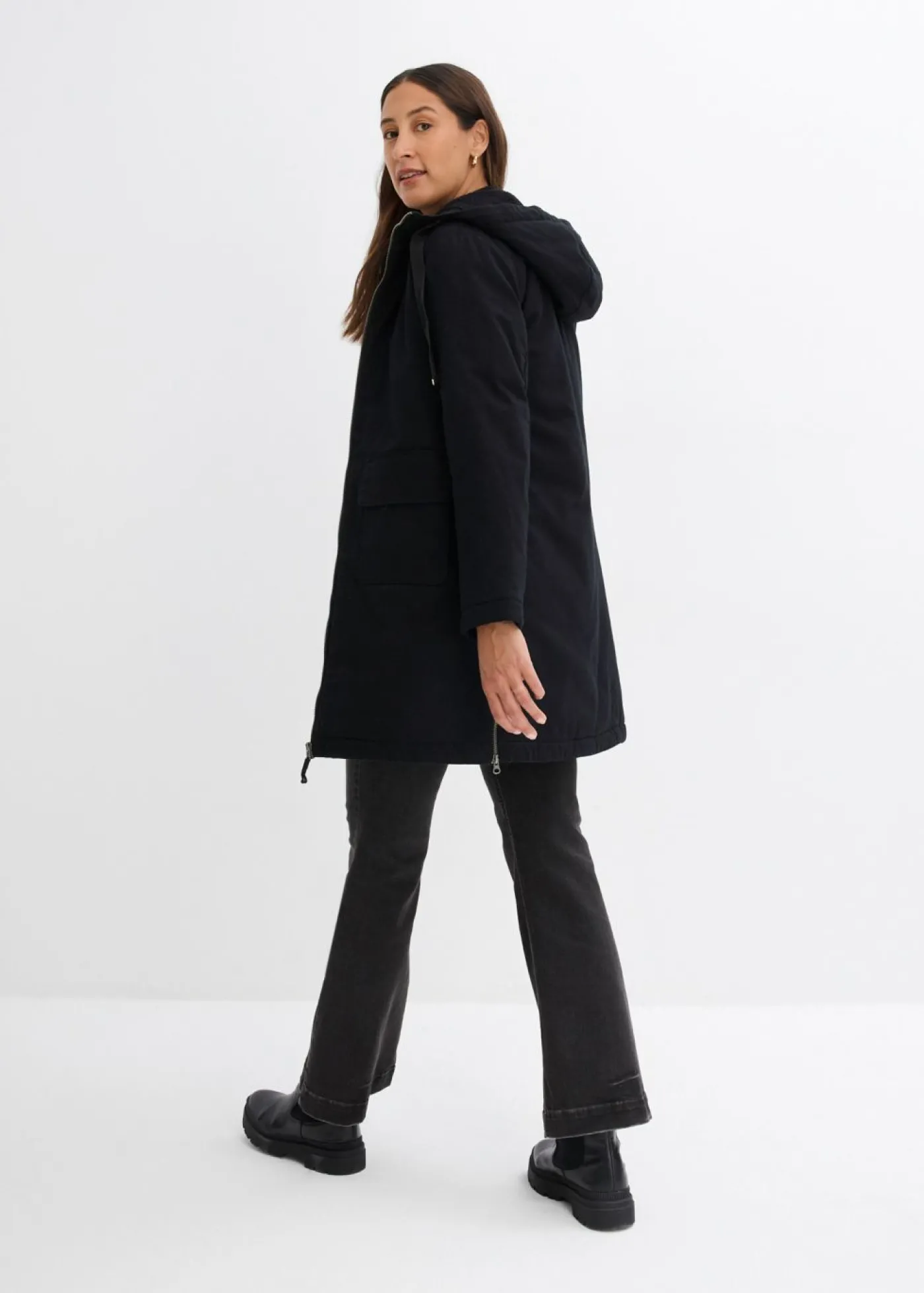 bonprix bonprix Parka de invierno ancha, con capucha y forro polar Negro Online