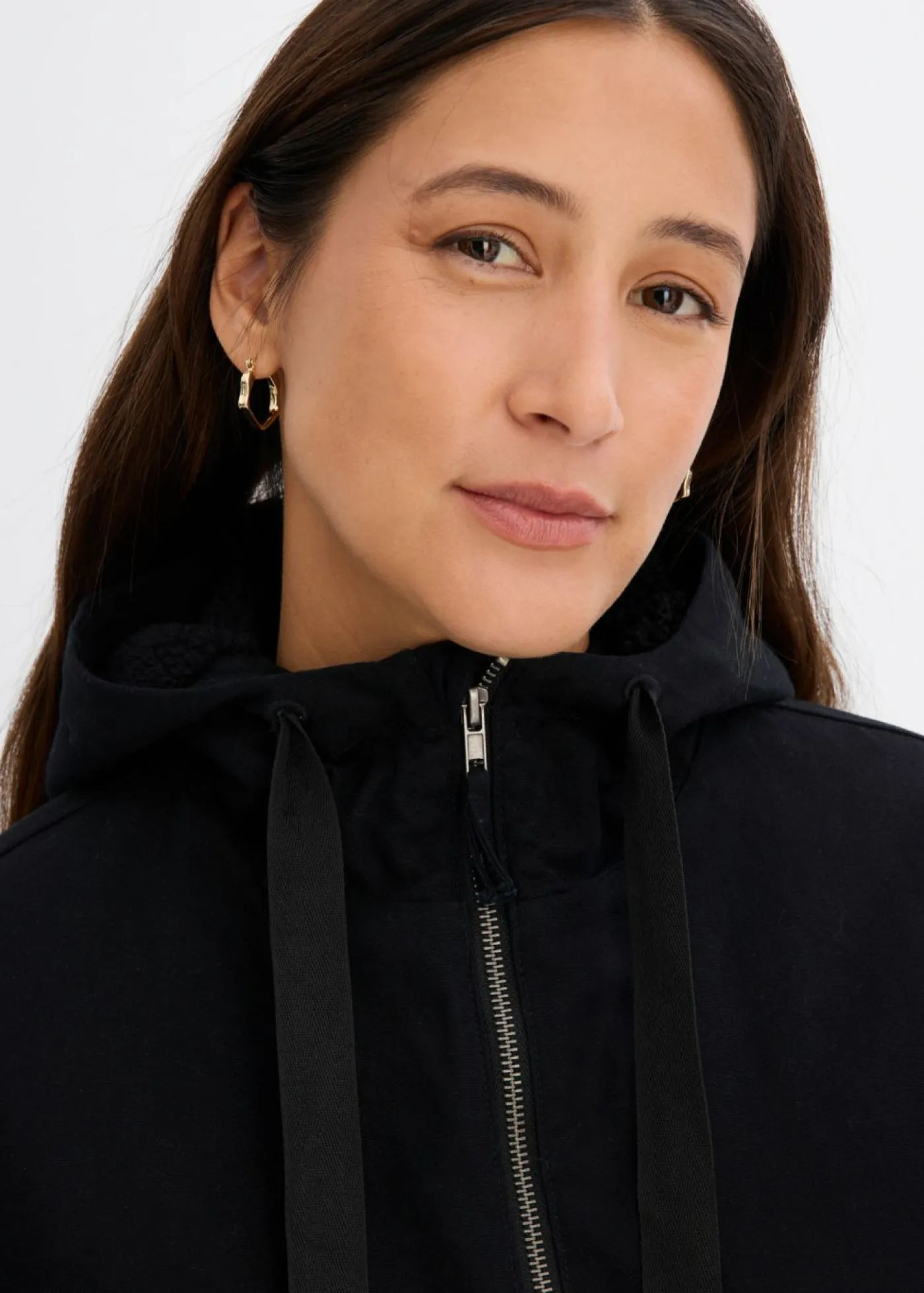 bonprix bonprix Parka de invierno ancha, con capucha y forro polar Negro Online