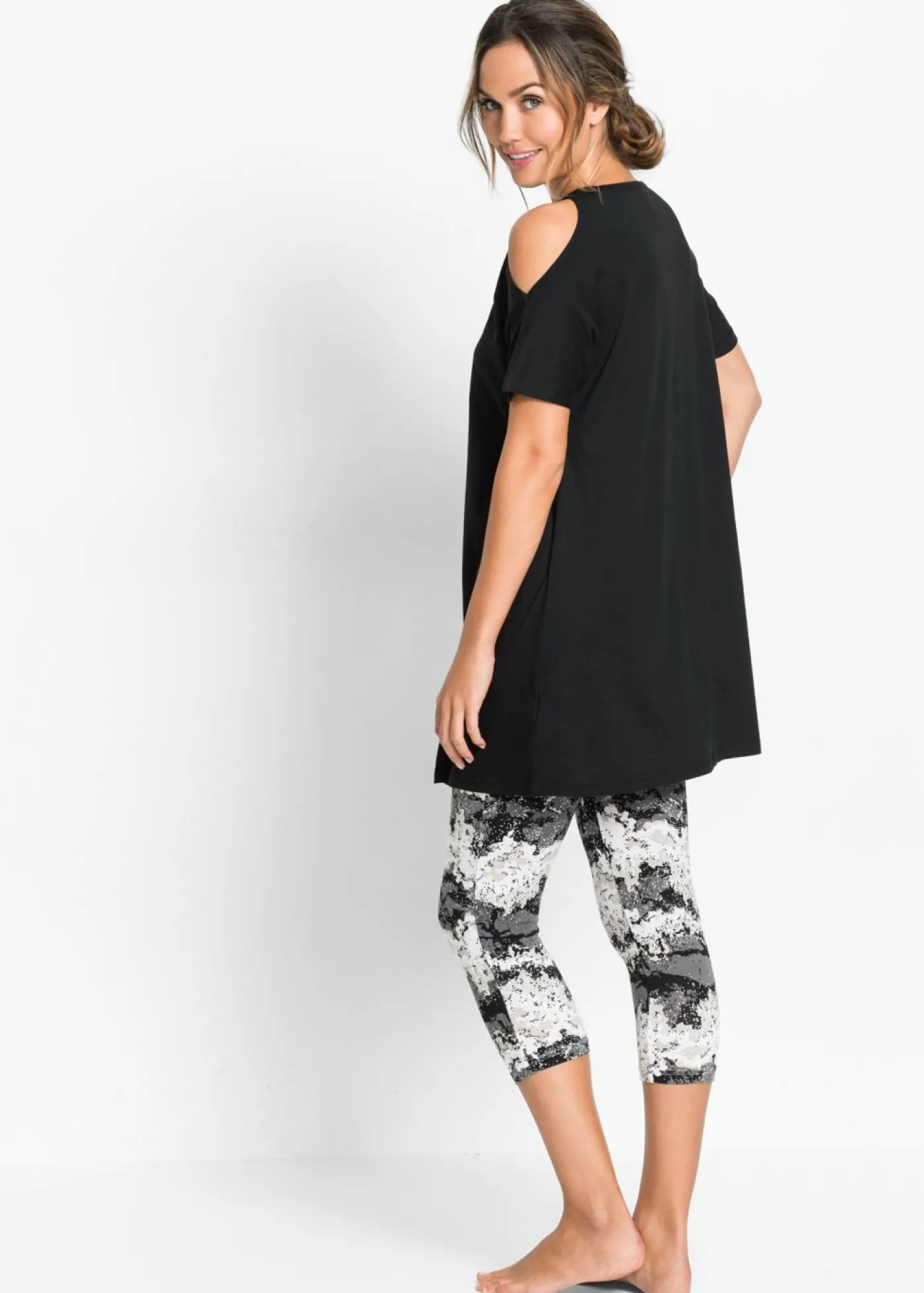 bonprix bonprix Pijama capri con mangas cortas Negro