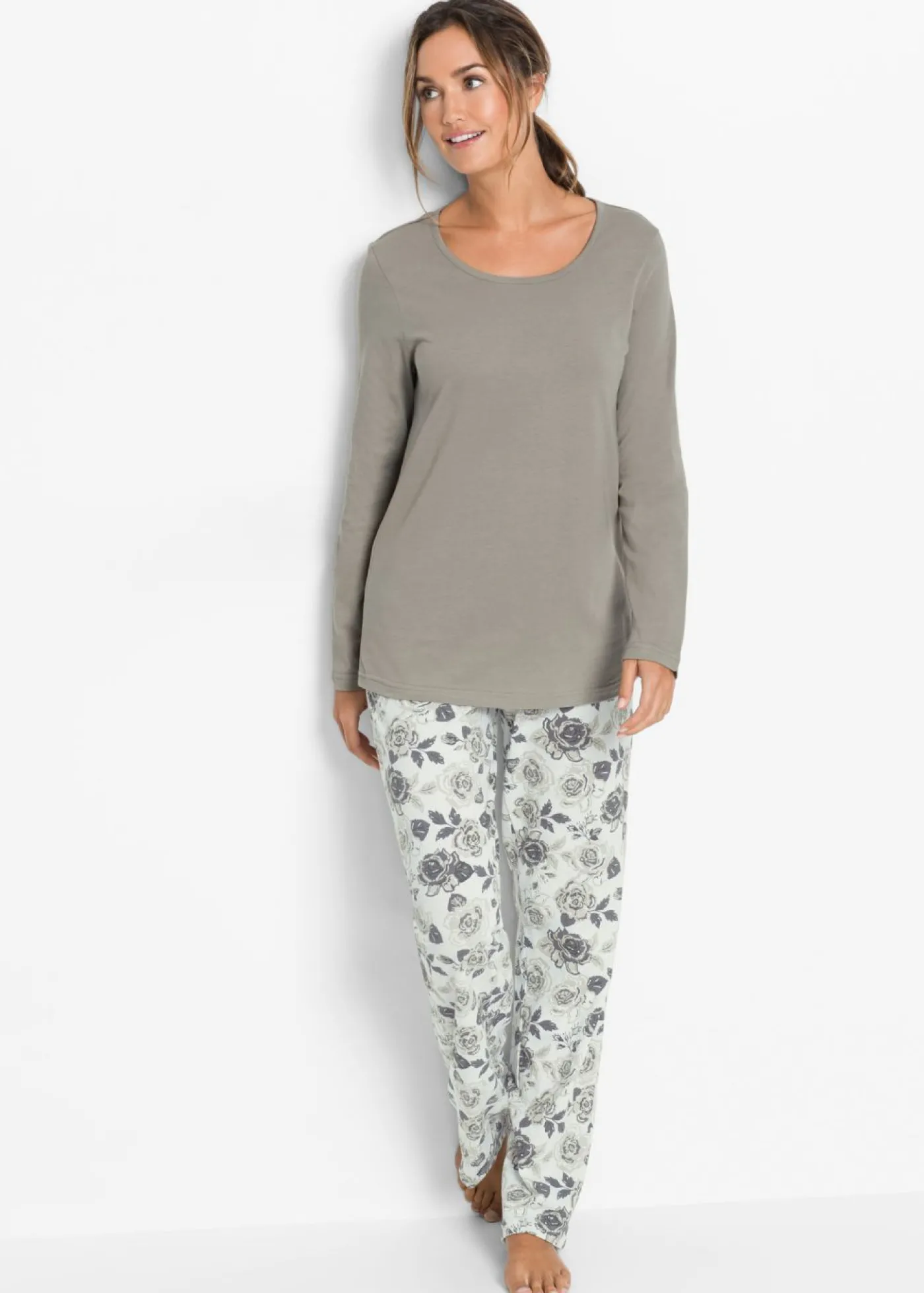 bonprix bonprix Pijama de algodón orgánico puro plata / carbón / blanco / pizarra / gris con flores Clearance