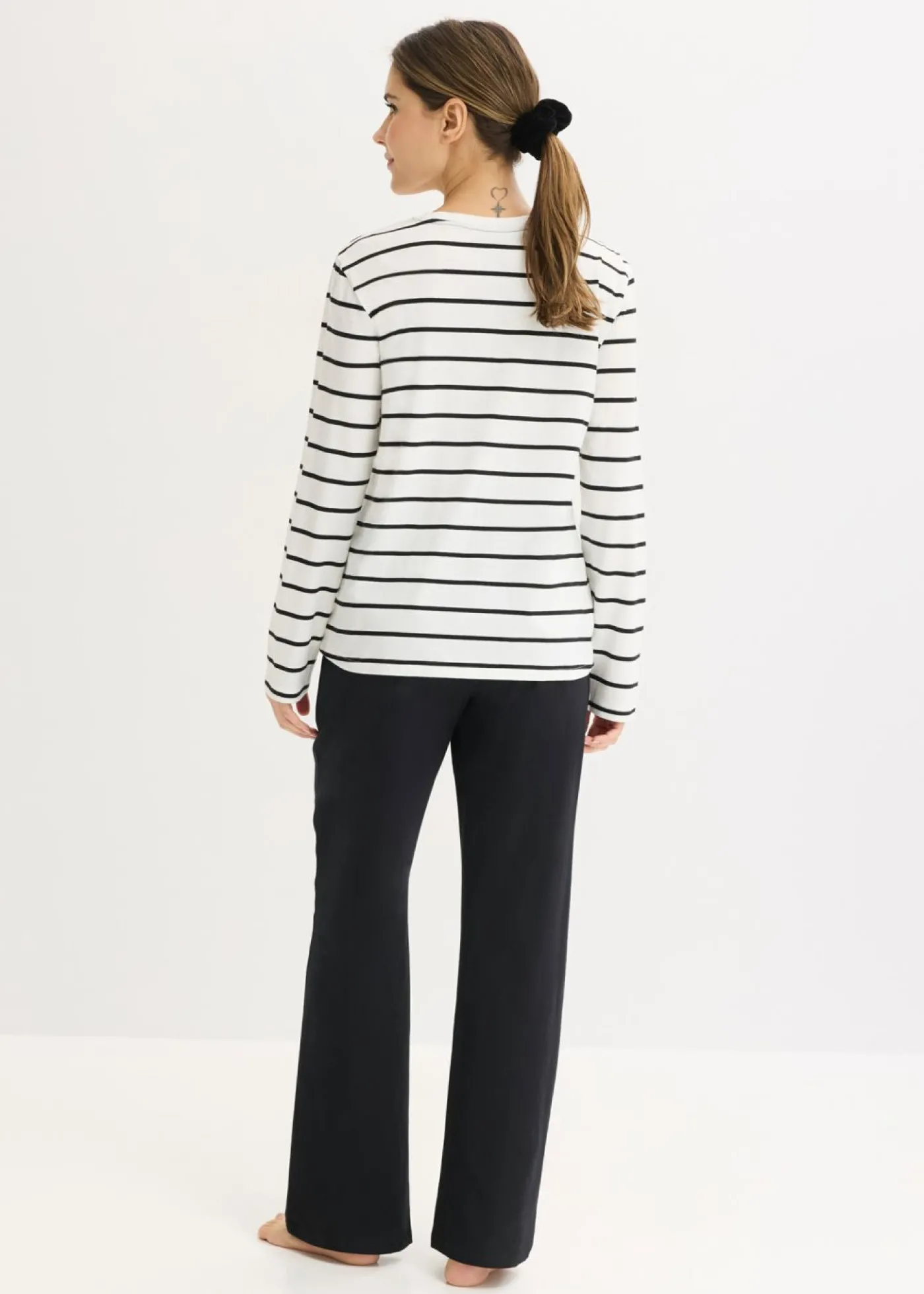 bonprix bonprix Pijama de algodón puro blanco lana-negro con rayas Hot