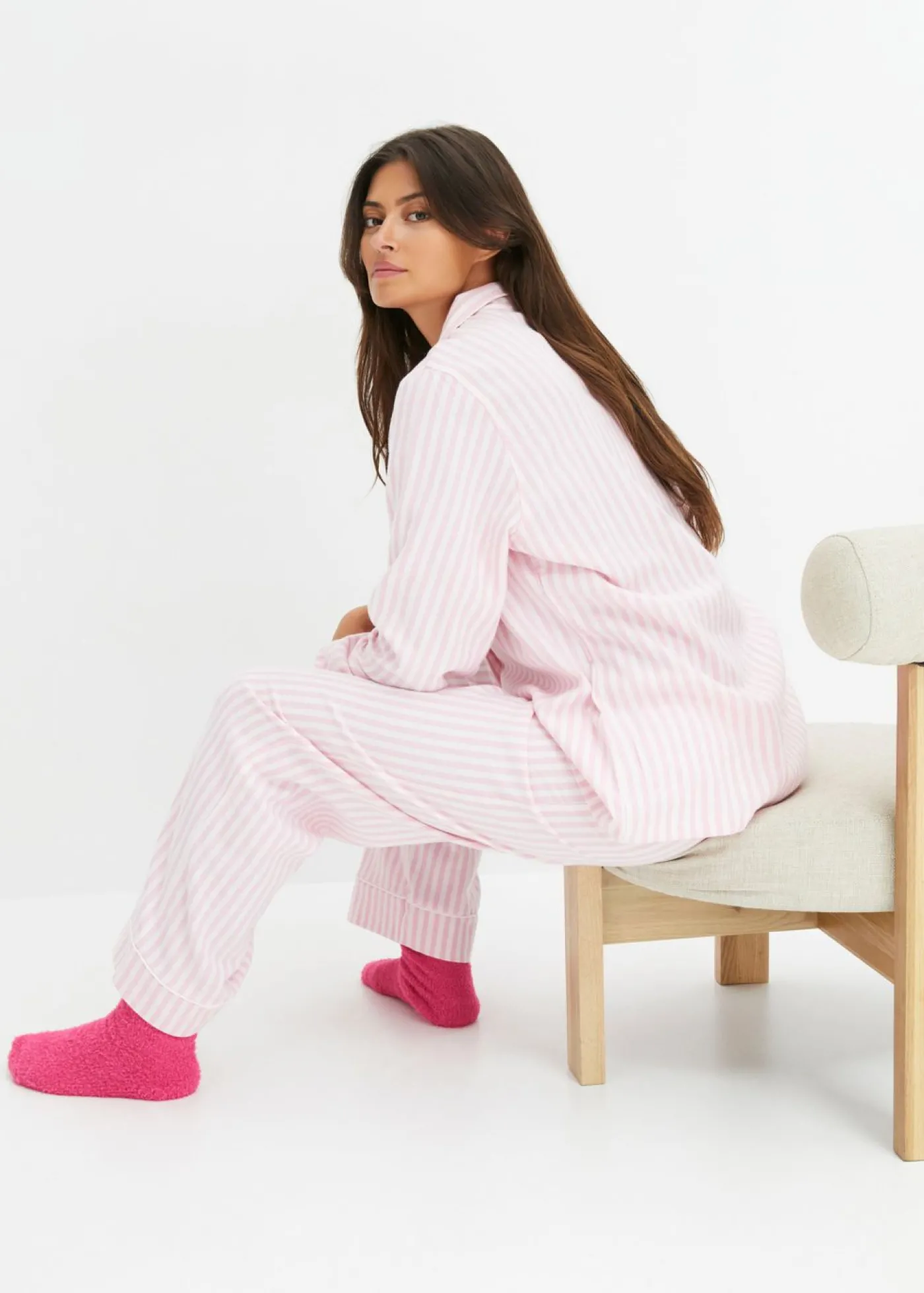 bonprix bonprix Pijama de franela con bolsa regalo Orquídea ahumado/rosa claro de rayas New