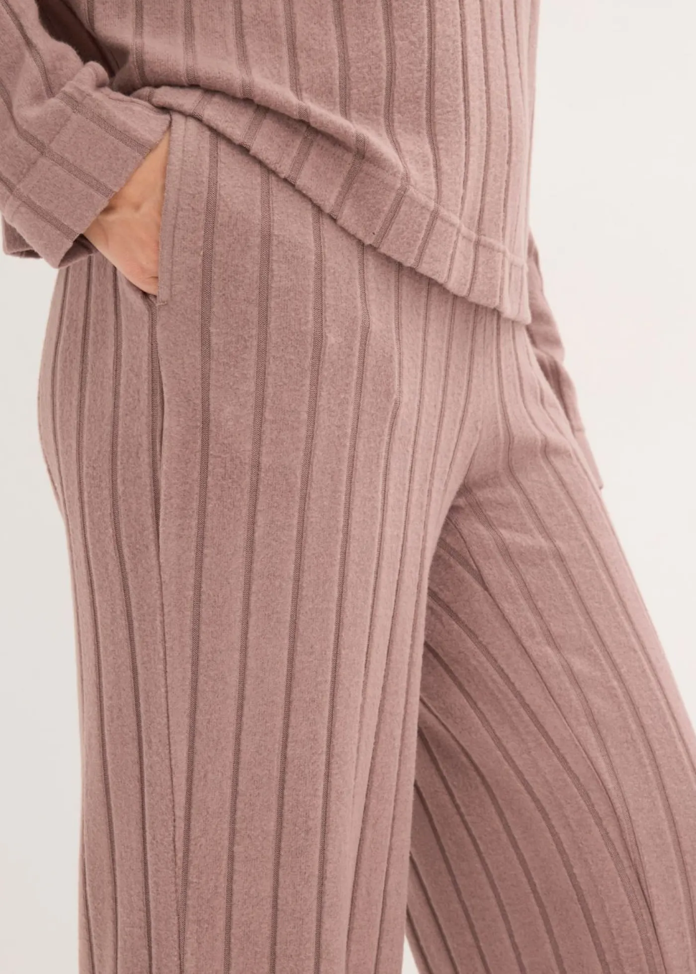 bonprix bonprix Pijama holgado de punto suave de canalé Marrón mate Sale