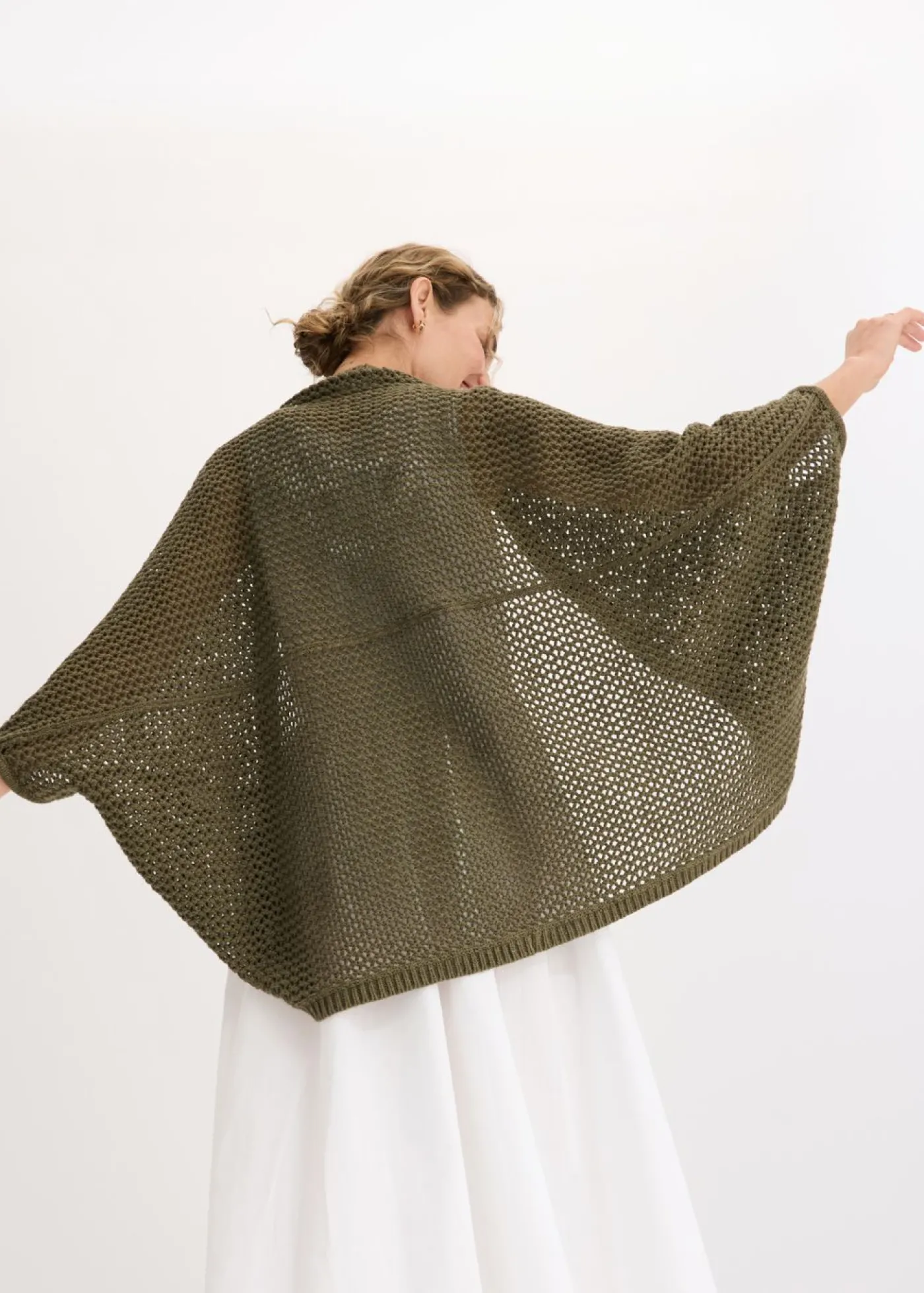 bonprix bonprix Poncho de punto de ajour con contenido de lino Verde oliva oscuro Outlet