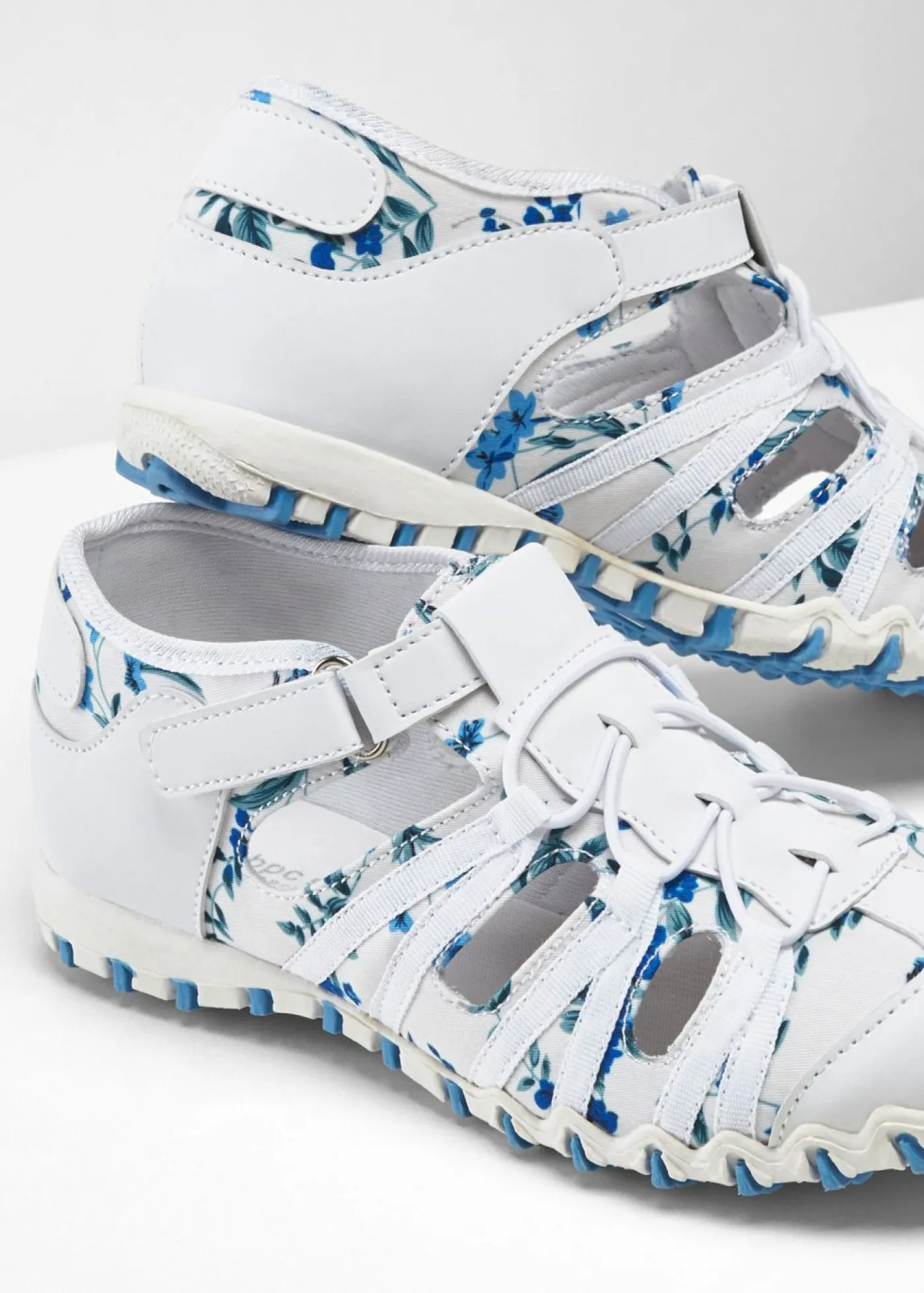 bonprix bonprix Slippers con suela perfilada blanco-azul pálido con flores Discount