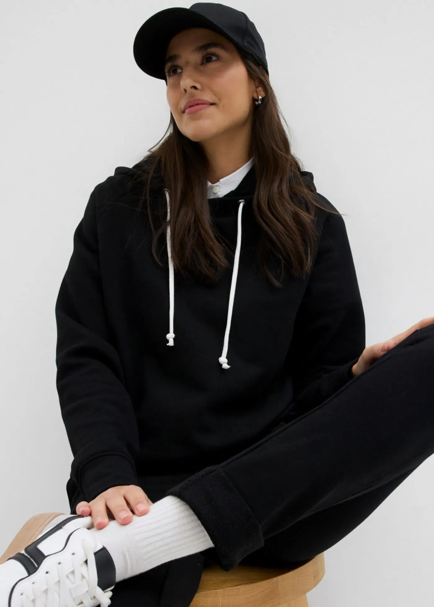 bonprix bonprix Sudadera con capucha Negro Clearance