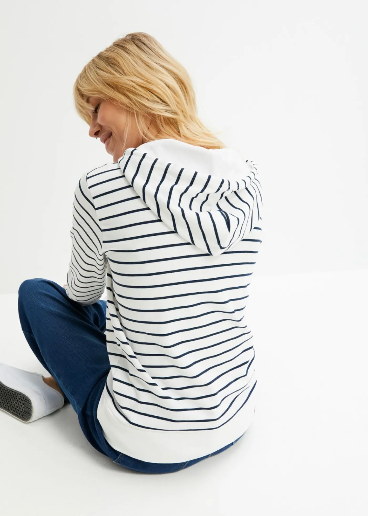 bonprix bonprix Sudadera con capucha de mezcla de algodón blanco-azul marino a rayas Sale