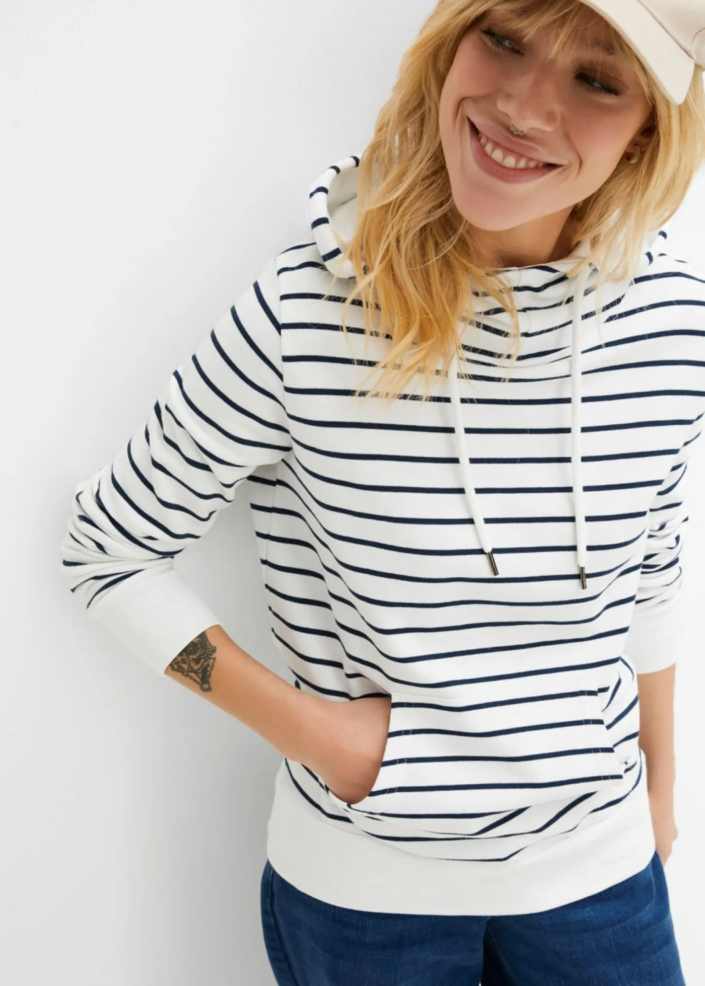 bonprix bonprix Sudadera con capucha de mezcla de algodón blanco-azul marino a rayas Sale