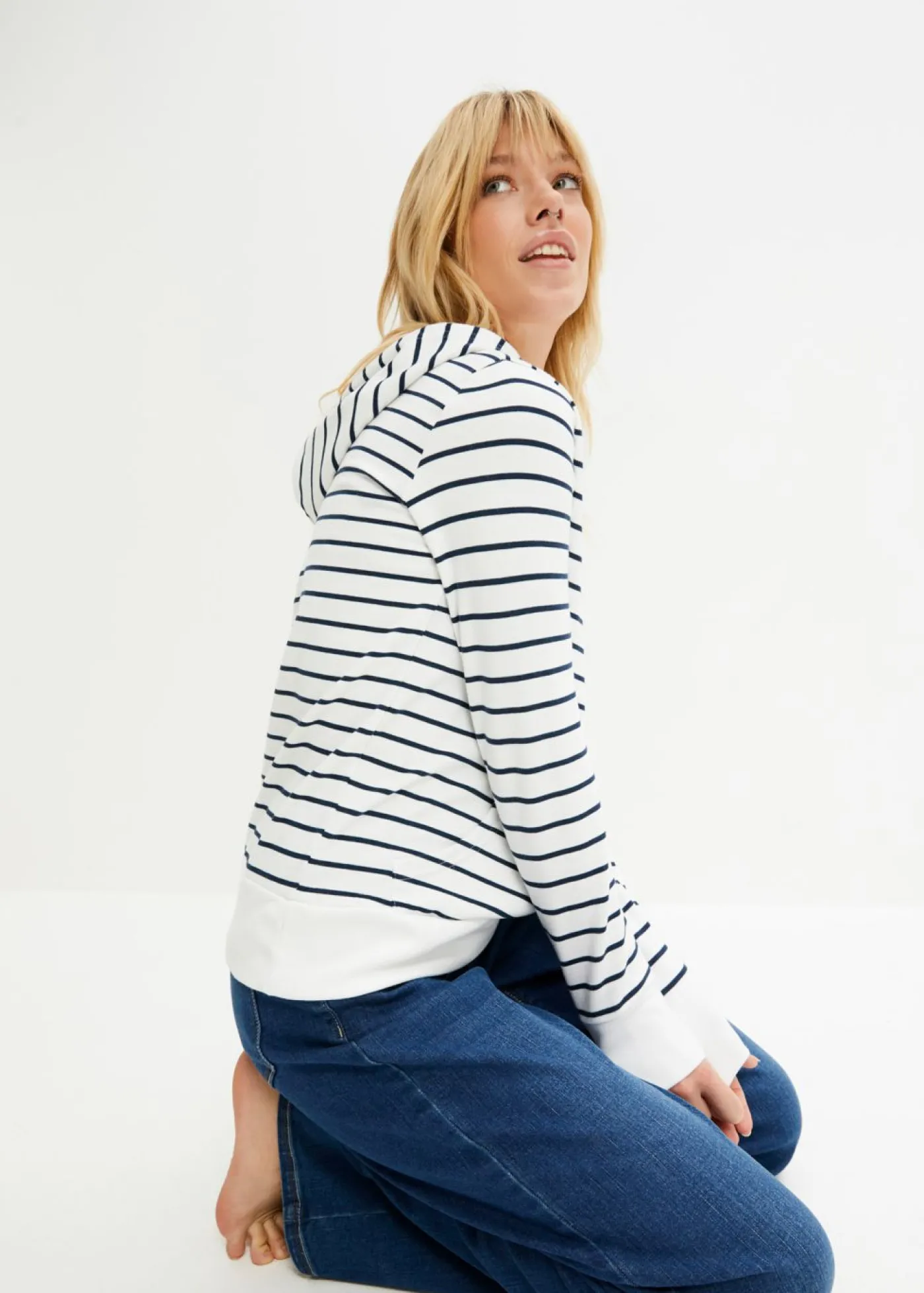 bonprix bonprix Sudadera con capucha de mezcla de algodón blanco-azul marino a rayas Sale