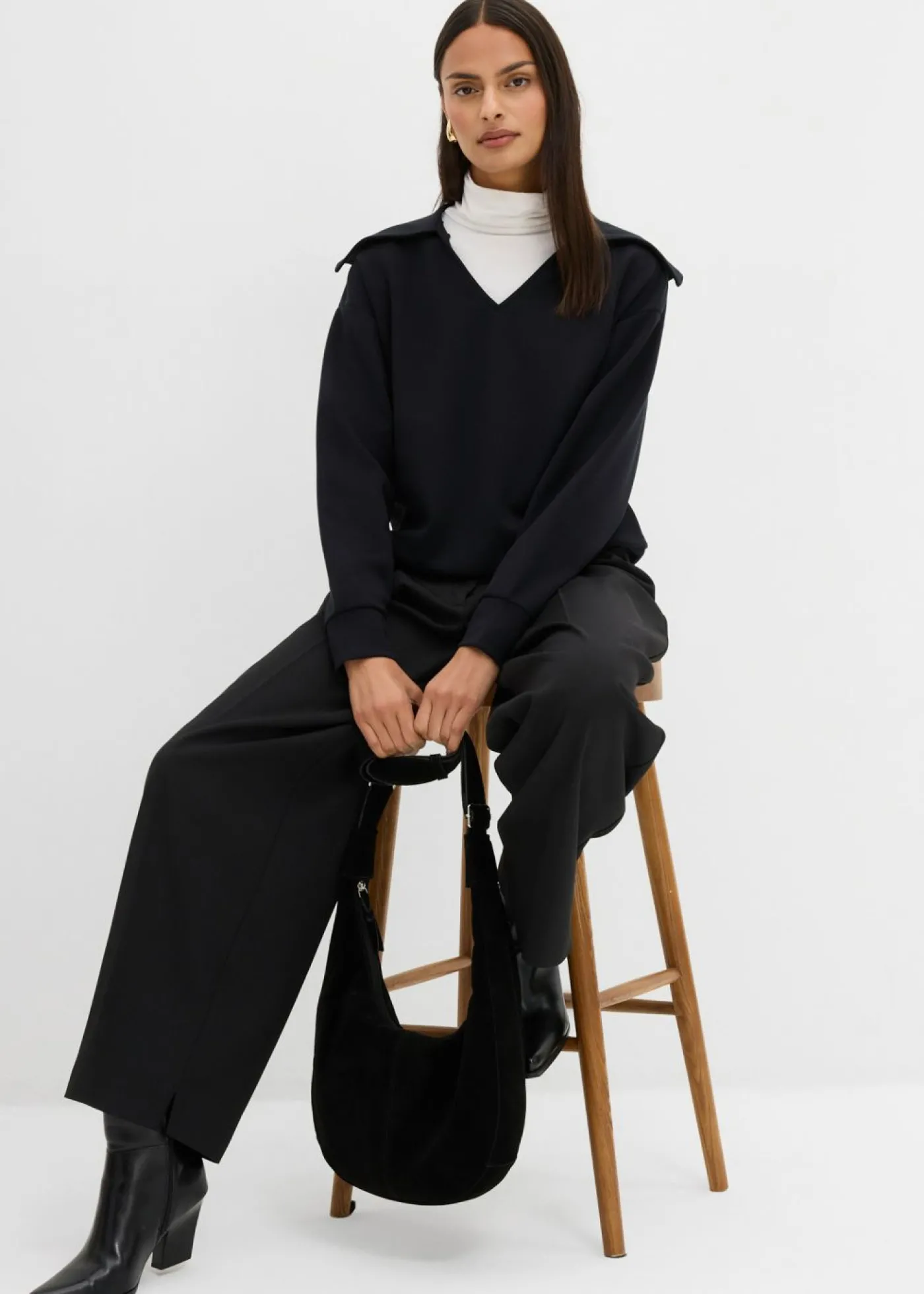 bonprix bonprix Sudadera de mezcla de viscosa con cuello ancho Negro