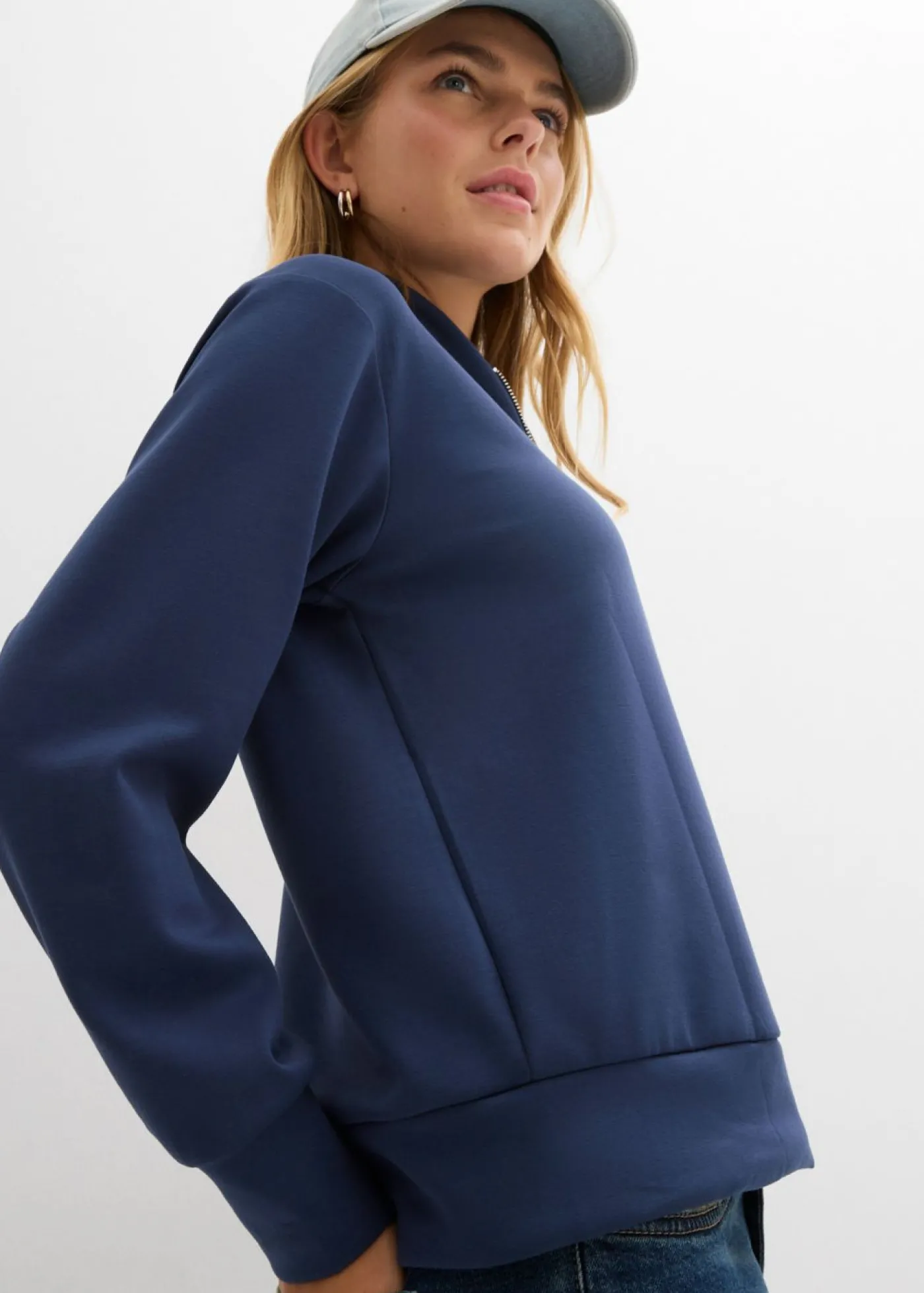 bonprix bonprix Sudadera de neopreno de mezcla de viscosa suave Azul marino Discount